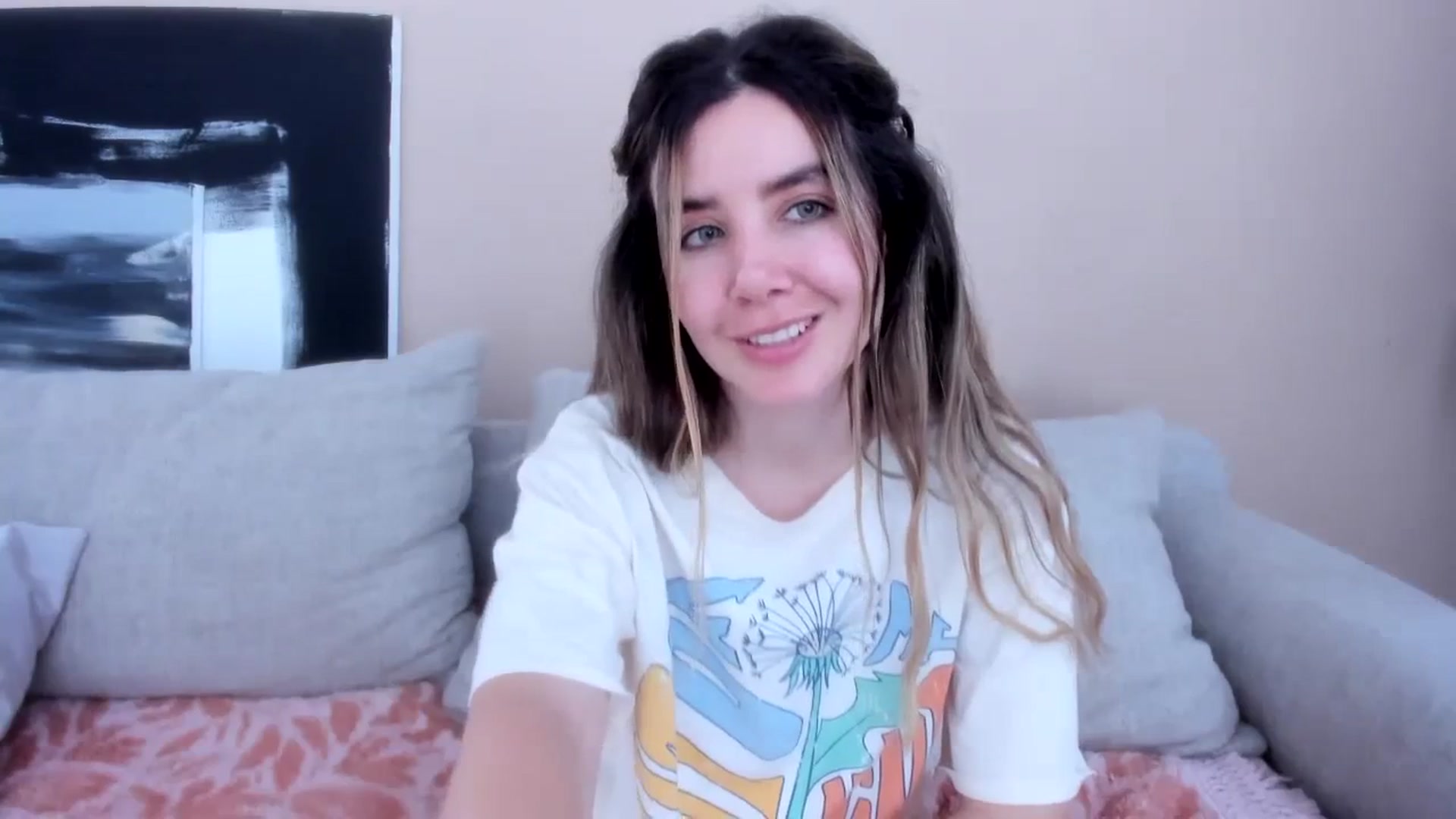 Gallery image thumbnail from LauraVega's myfreecams stream on, 04/14/2024, 17:03 image 3 of 20