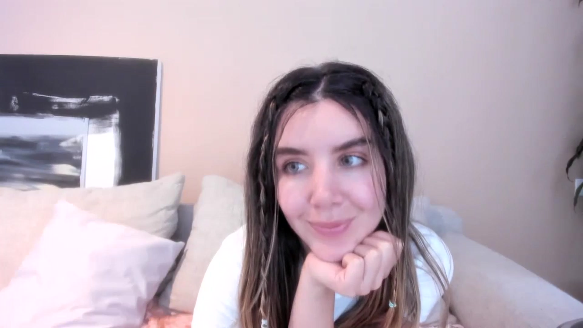 Gallery image thumbnail from LauraVega's myfreecams stream on, 04/17/2024, 16:13 image 7 of 20