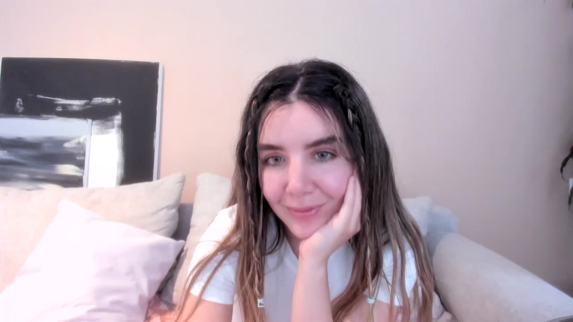 Gallery image thumbnail from LauraVega's myfreecams stream on, 04/17/2024, 16:13 image 4 of 20