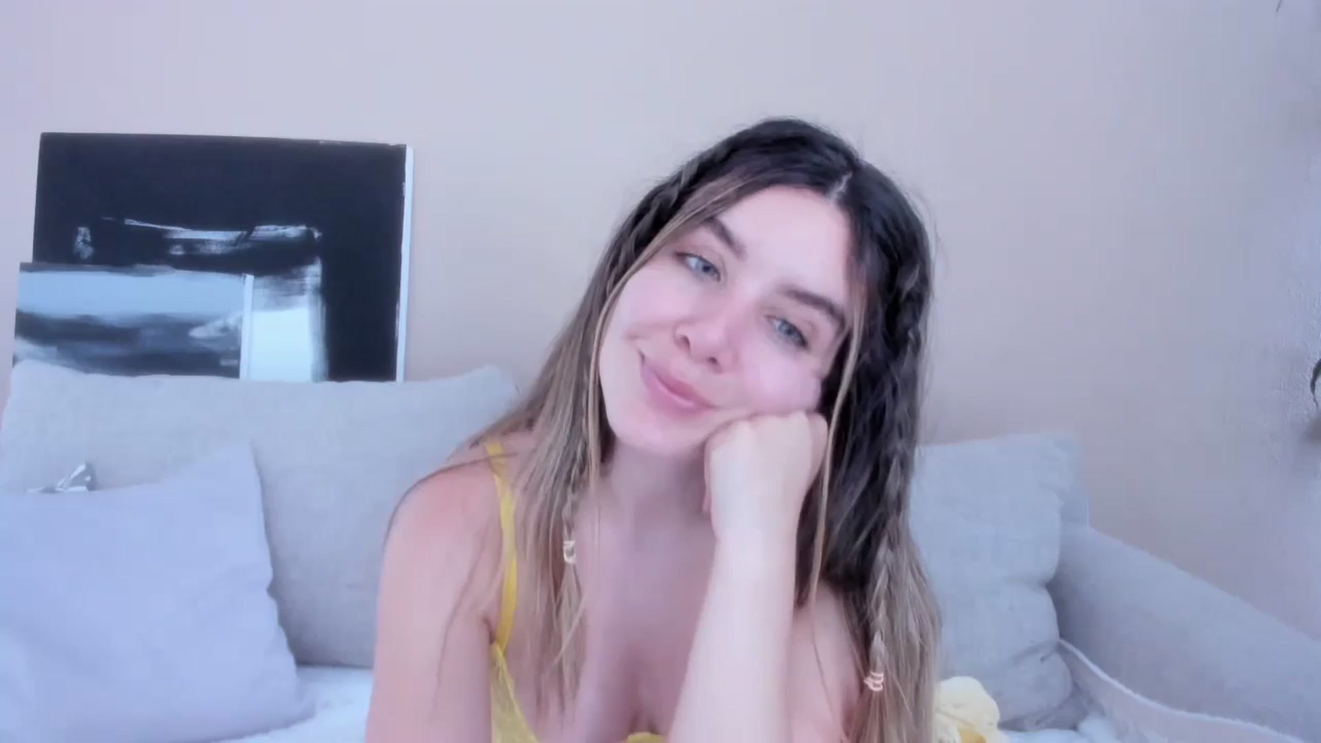 Gallery image thumbnail from LauraVega's myfreecams stream on, 04/26/2024, 17:02 image 18 of 20