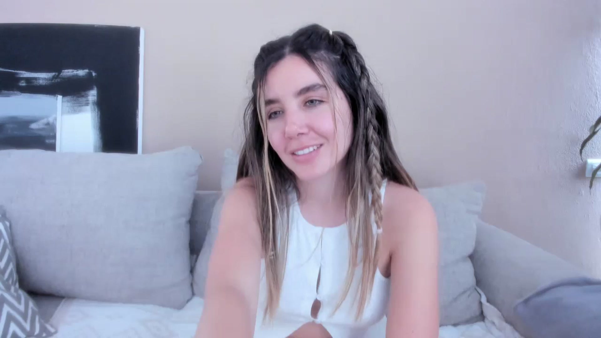 Gallery image thumbnail from LauraVega's myfreecams stream on, 04/27/2024, 16:09 image 18 of 20