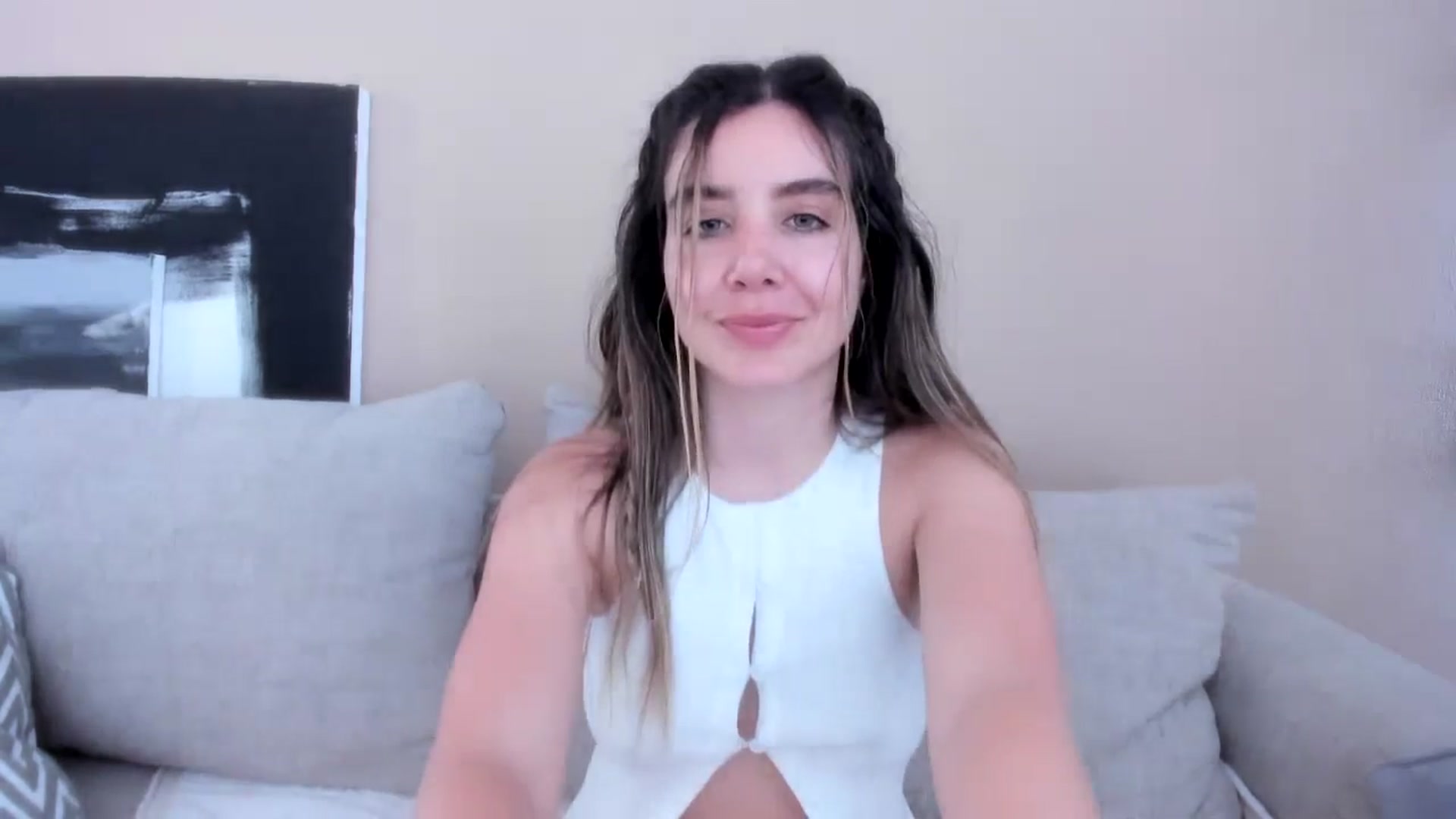 Gallery image thumbnail from LauraVega's myfreecams stream on, 04/27/2024, 18:05 image 13 of 20