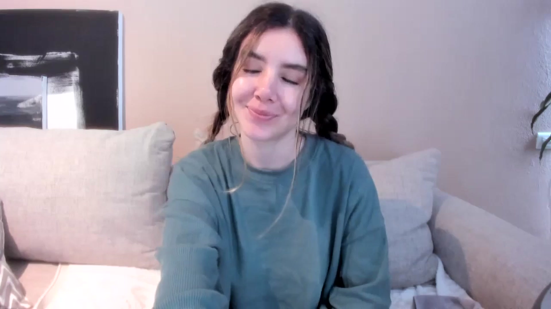 Gallery image thumbnail from LauraVega's myfreecams stream on, 04/28/2024, 17:02 image 15 of 20