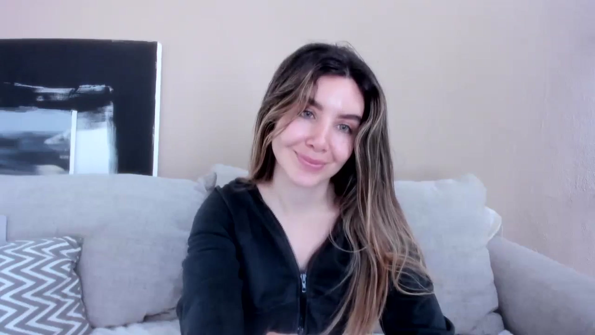 Gallery image thumbnail from LauraVega's myfreecams stream on, 05/03/2024, 15:46 image 3 of 20