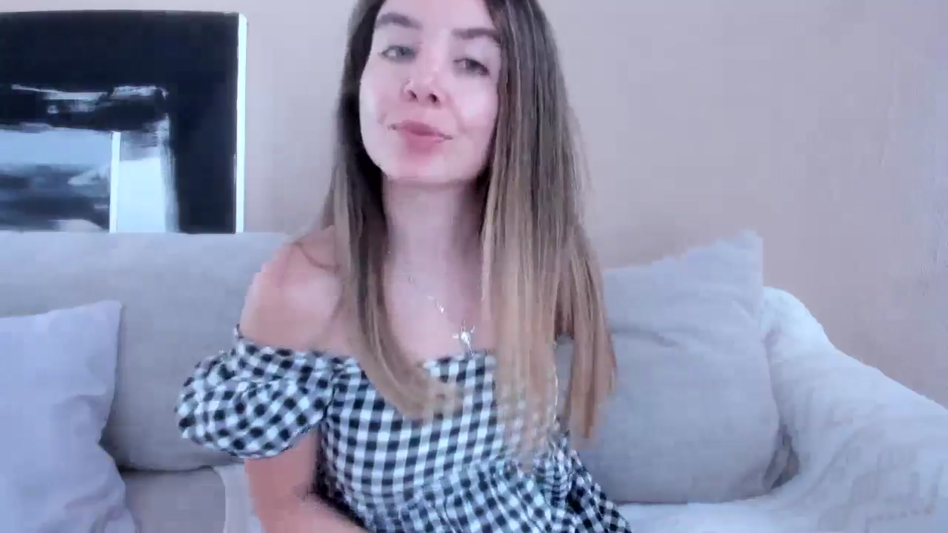 Gallery image thumbnail from LauraVega's myfreecams stream on, 05/14/2024, 16:22 image 18 of 20