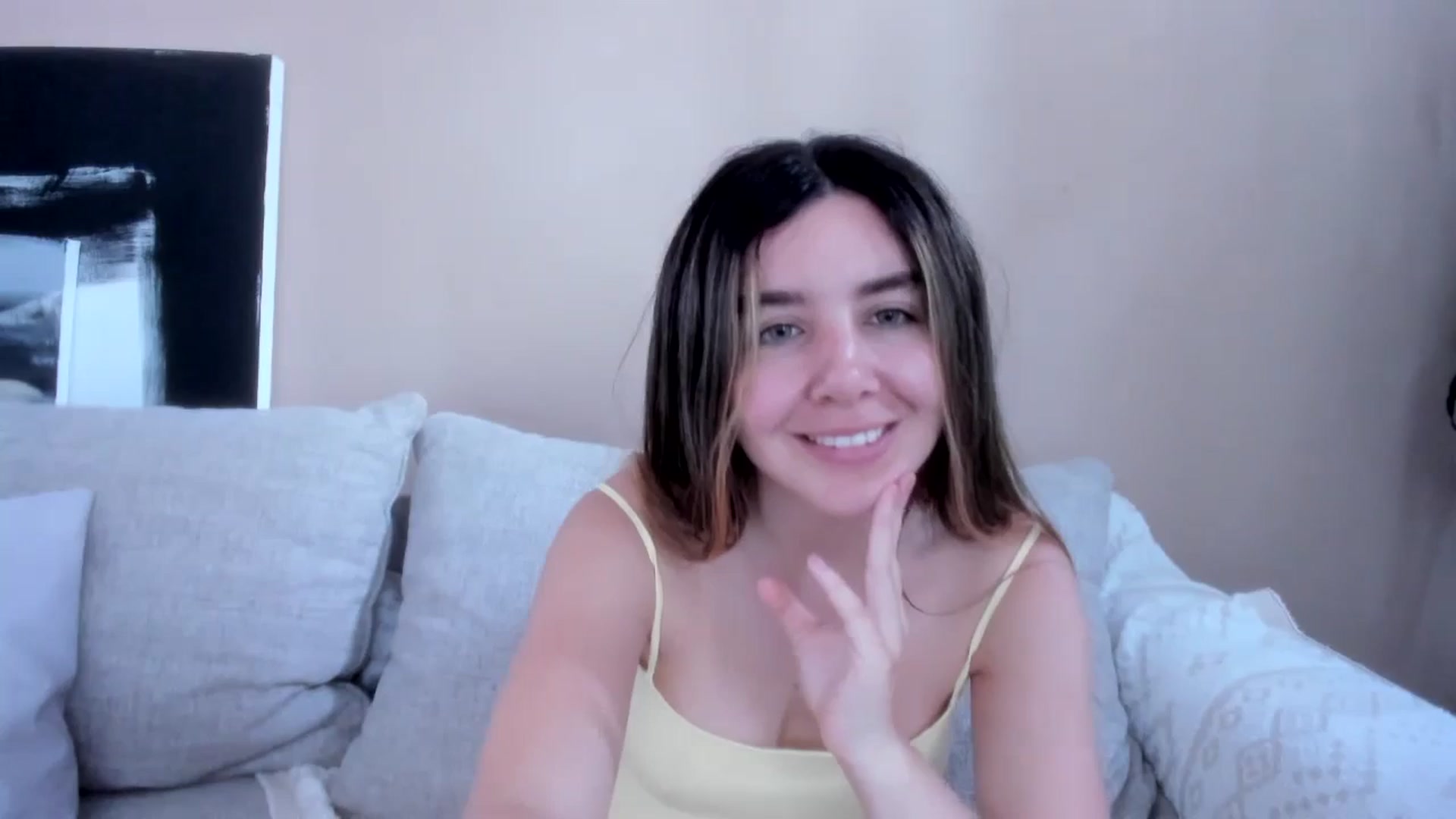 Gallery image thumbnail from LauraVega's myfreecams stream on, 05/19/2024, 18:03 image 10 of 20