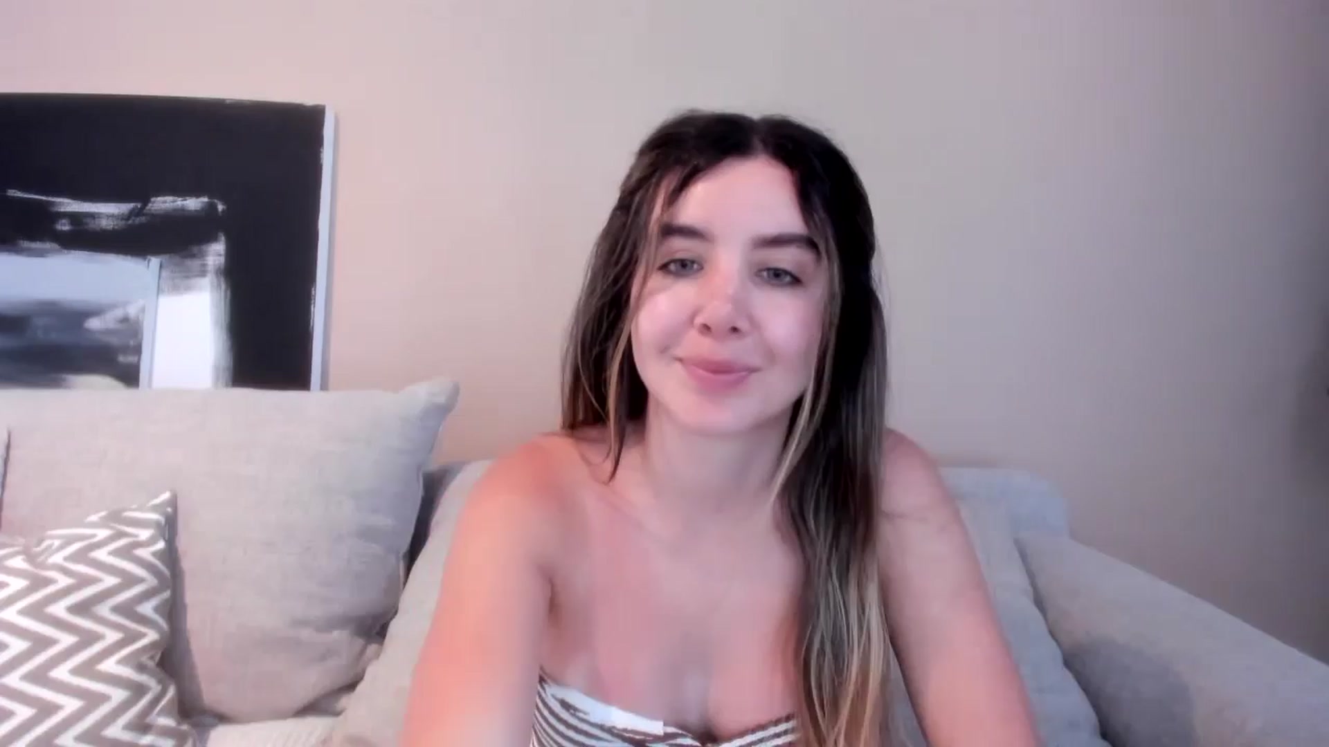 Gallery image thumbnail from LauraVega's myfreecams stream on, 05/29/2024, 17:51 image 2 of 20