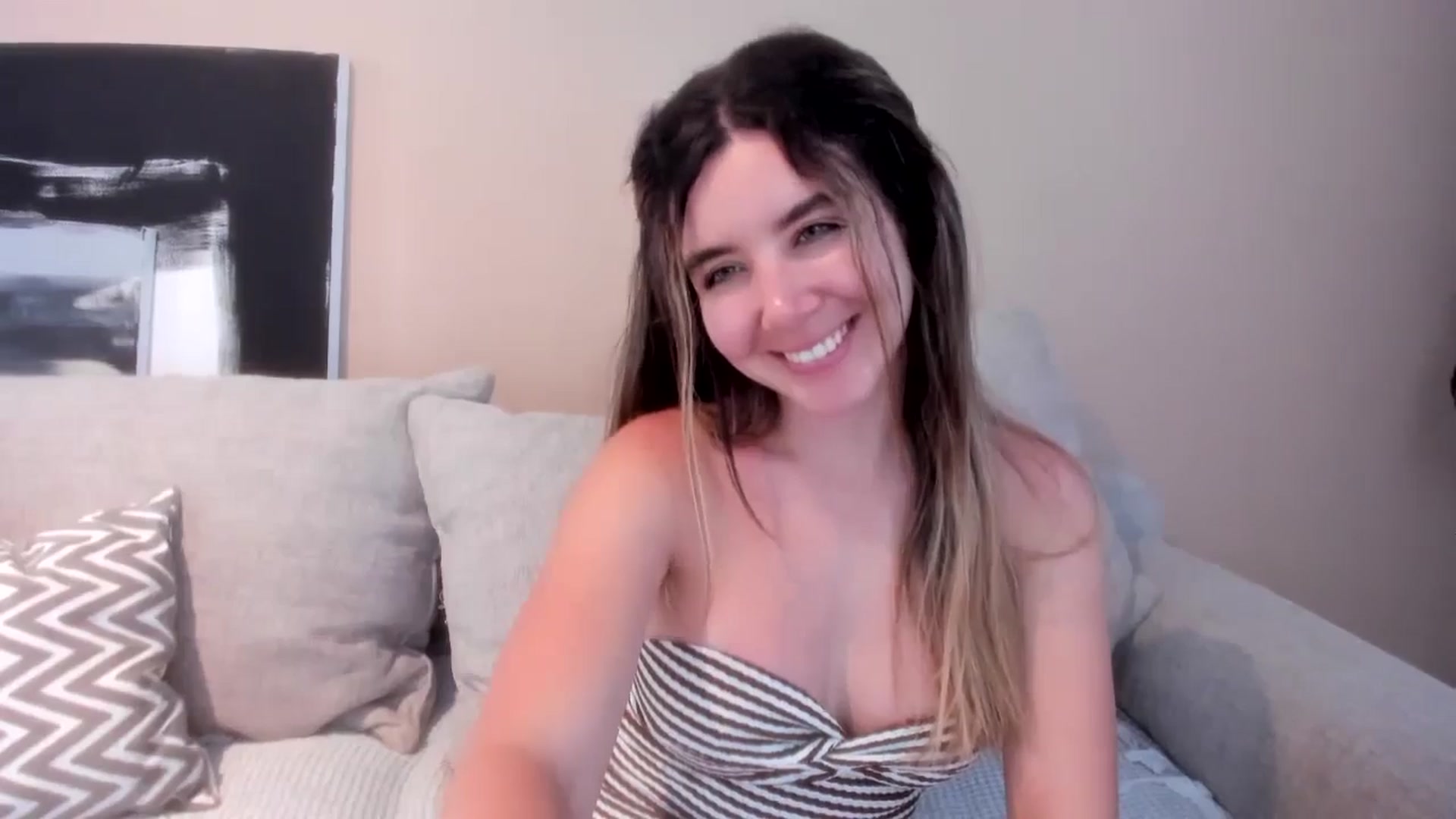 Gallery image thumbnail from LauraVega's myfreecams stream on, 05/29/2024, 17:51 image 19 of 20