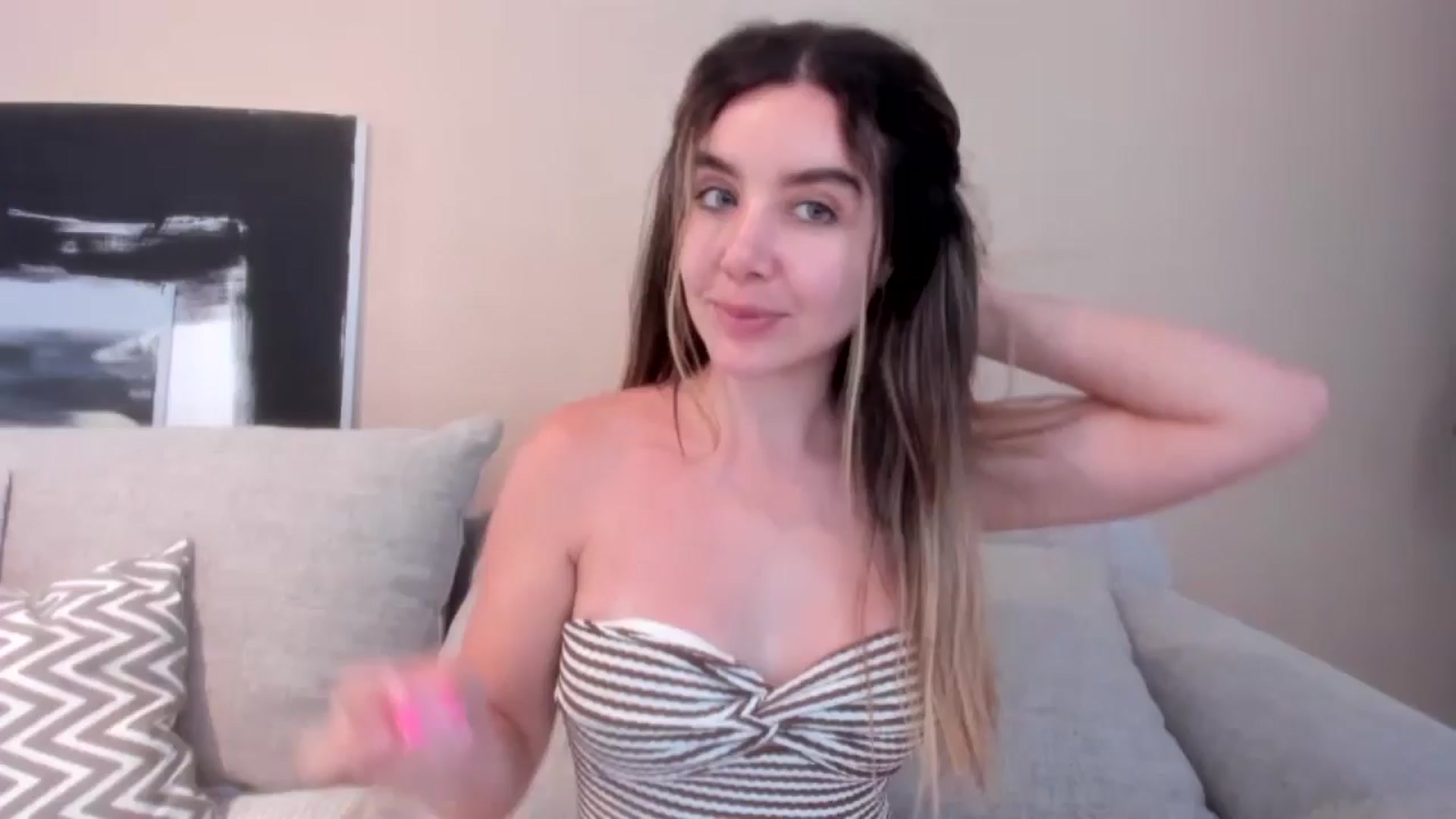 Gallery image thumbnail from LauraVega's myfreecams stream on, 05/29/2024, 17:51 image 1 of 20