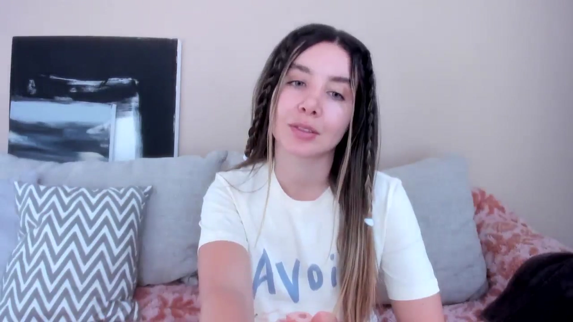 Gallery image thumbnail from LauraVega's myfreecams stream on, 05/31/2024, 15:16 image 18 of 20