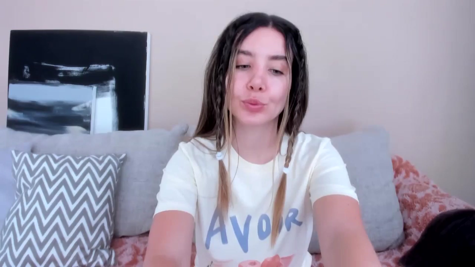 Gallery image thumbnail from LauraVega's myfreecams stream on, 05/31/2024, 15:16 image 19 of 20