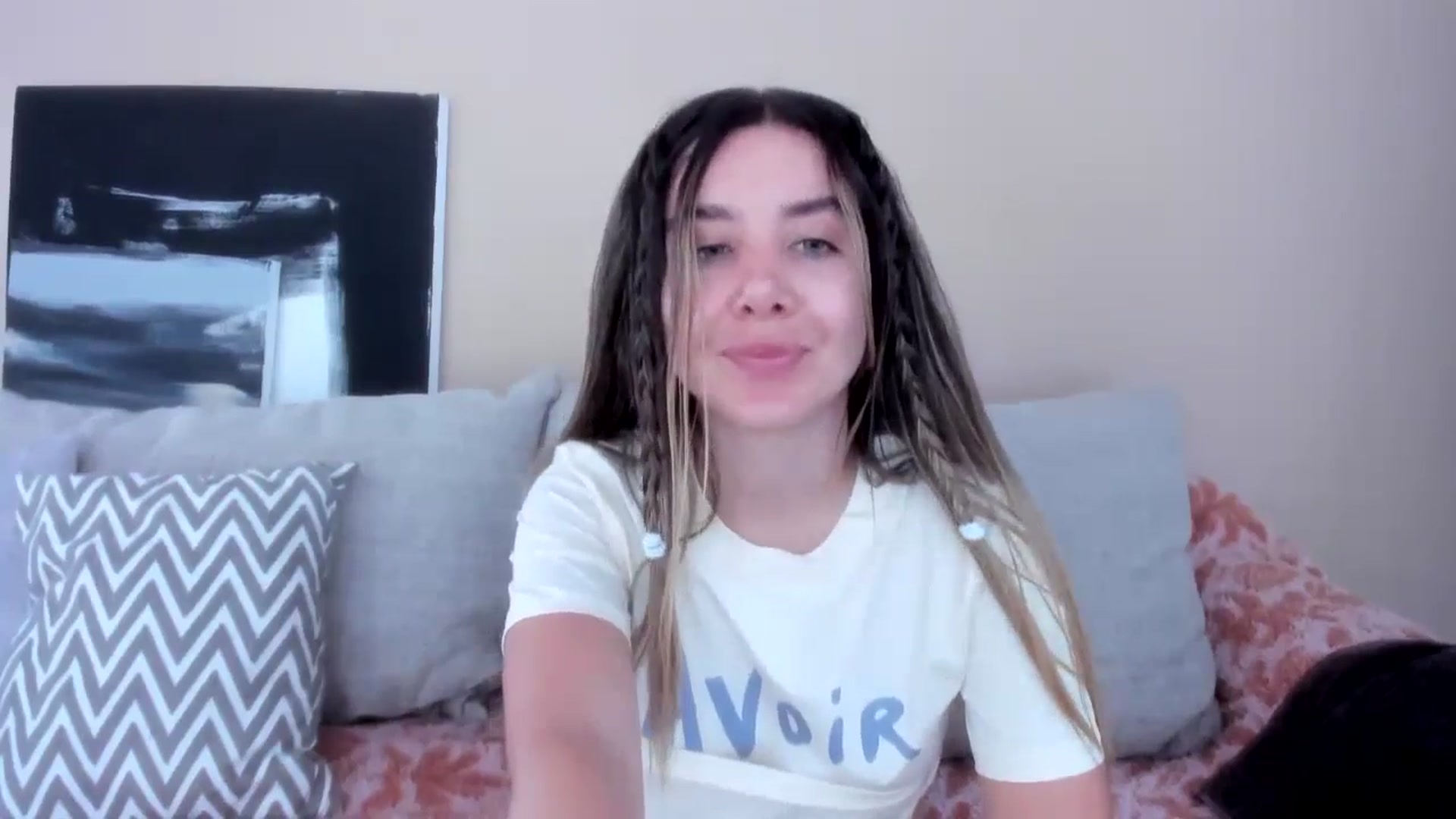 Gallery image thumbnail from LauraVega's myfreecams stream on, 05/31/2024, 15:16 image 3 of 20