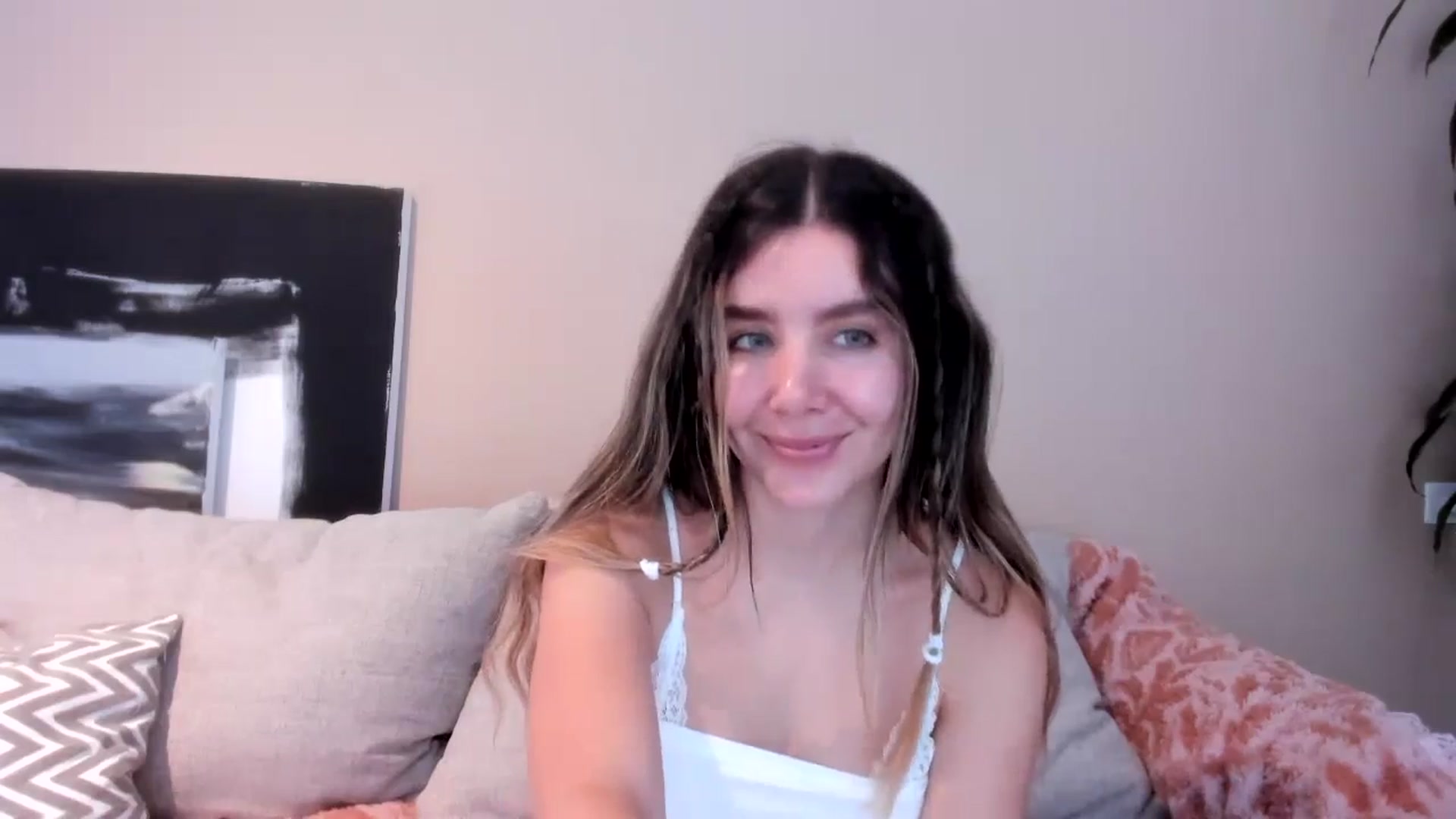 Gallery image thumbnail from LauraVega's myfreecams stream on, 06/04/2024, 15:23 image 10 of 20