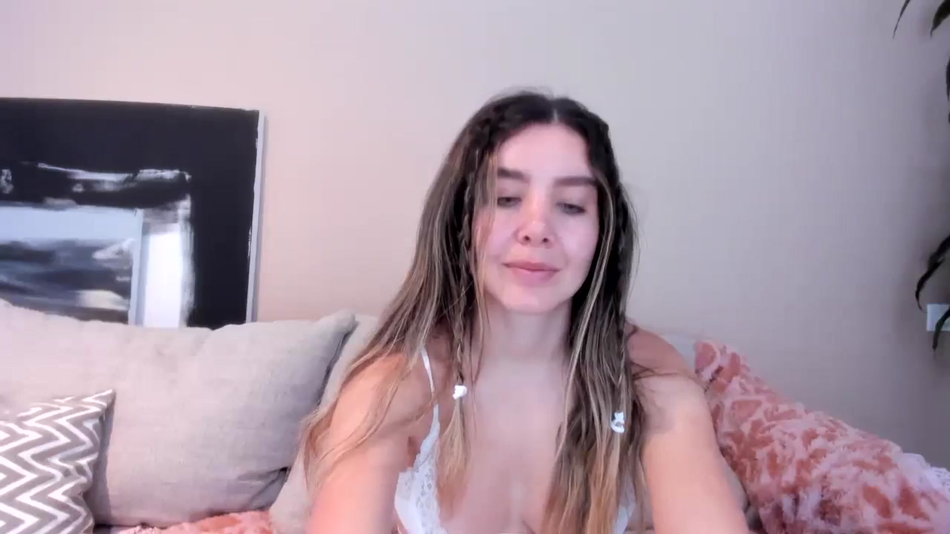 Gallery image thumbnail from LauraVega's myfreecams stream on, 06/04/2024, 15:23 image 11 of 20