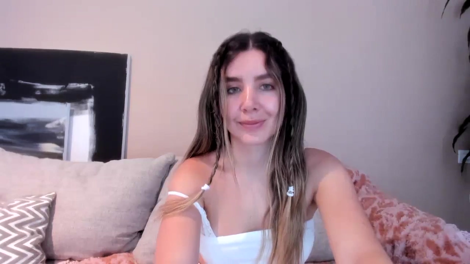 Gallery image thumbnail from LauraVega's myfreecams stream on, 06/04/2024, 15:23 image 7 of 20