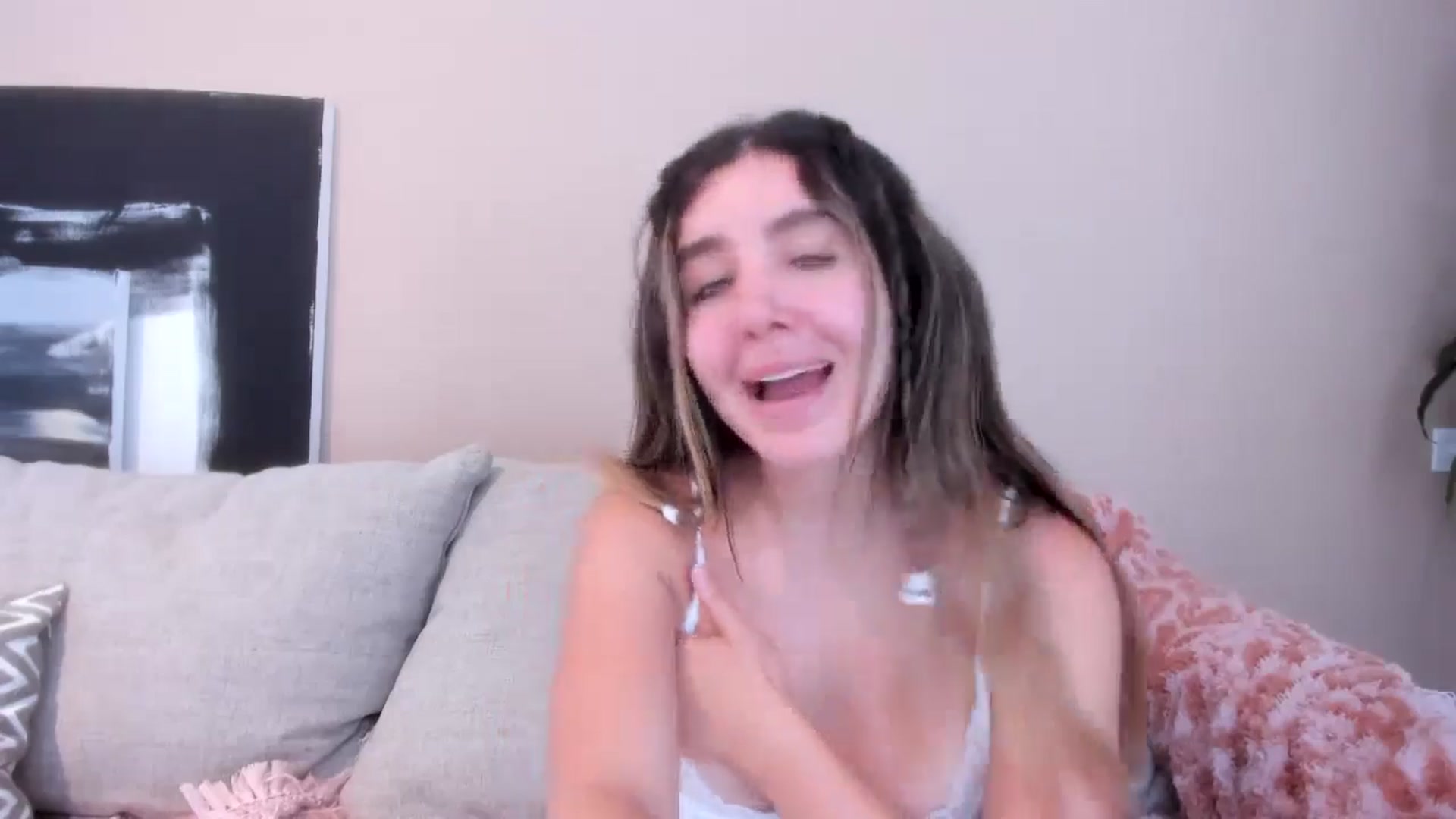 Gallery image thumbnail from LauraVega's myfreecams stream on, 06/04/2024, 15:23 image 17 of 20