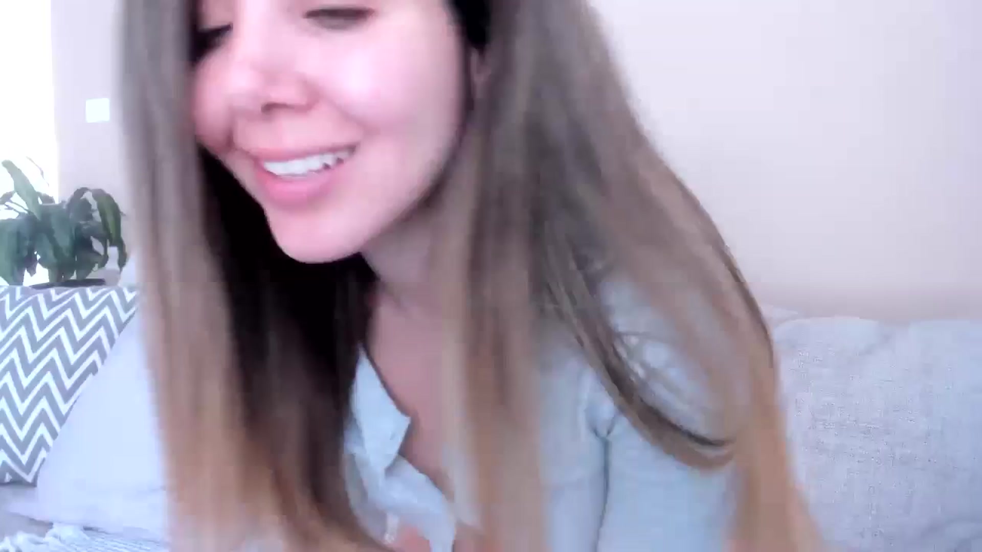 Gallery image thumbnail from LauraVega's myfreecams stream on, 06/20/2024, 16:27 image 6 of 20