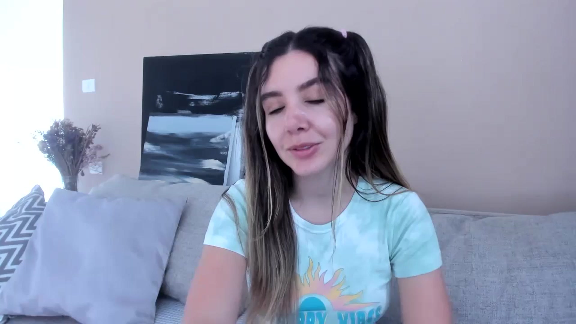 Gallery image thumbnail from LauraVega's myfreecams stream on, 06/25/2024, 16:17 image 1 of 20