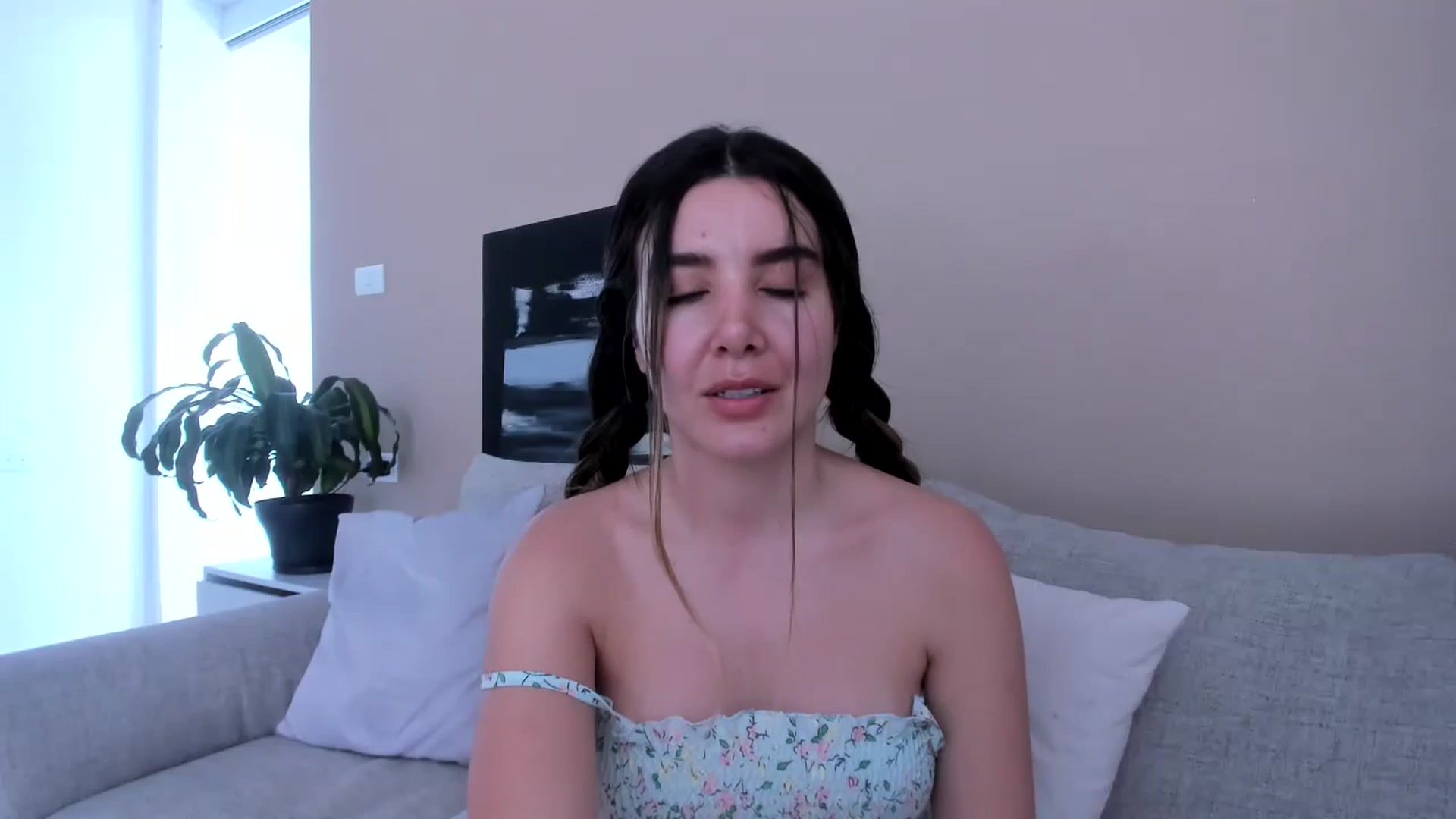 Gallery image thumbnail from LauraVega's myfreecams stream on, 07/16/2024, 15:38 image 8 of 20