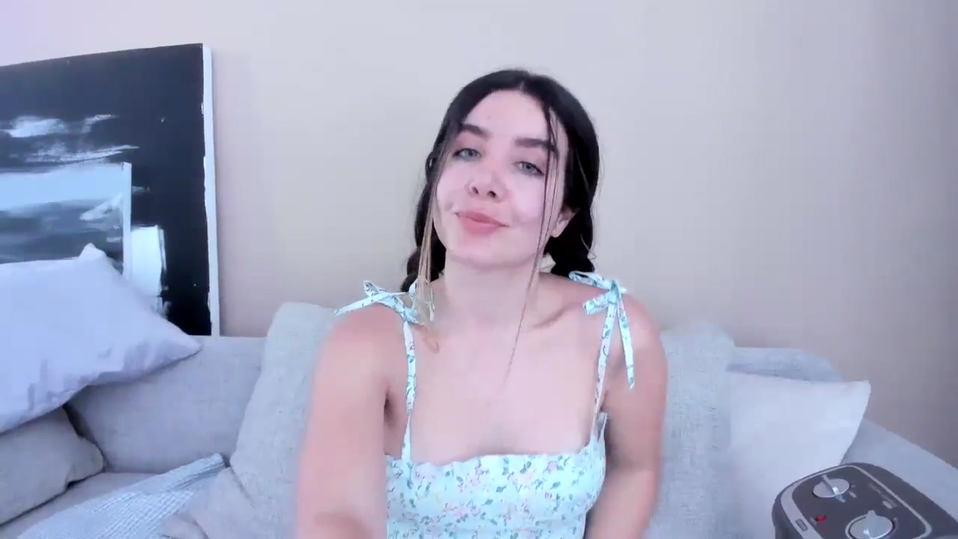 Gallery image thumbnail from LauraVega's myfreecams stream on, 07/16/2024, 16:03 image 17 of 20