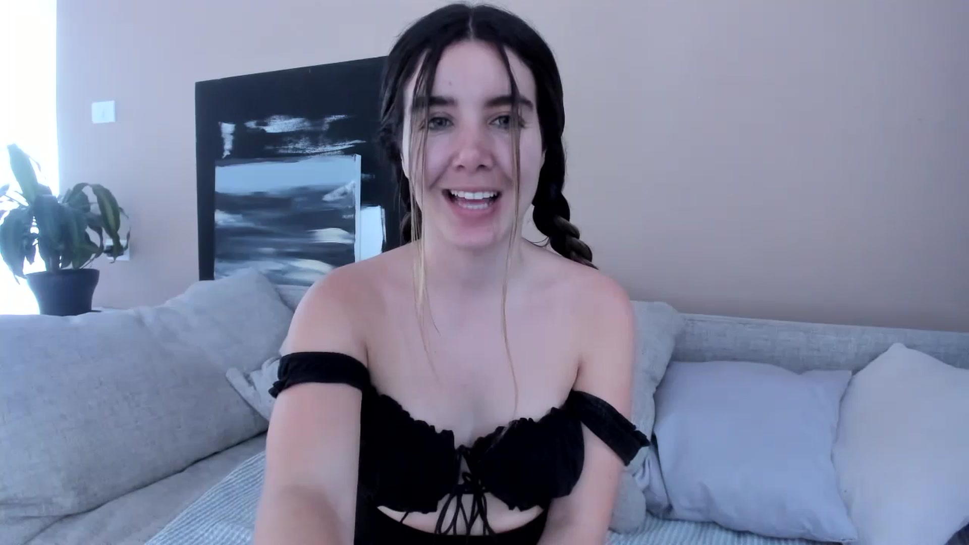 Gallery image thumbnail from LauraVega's myfreecams stream on, 07/16/2024, 20:48 image 6 of 20