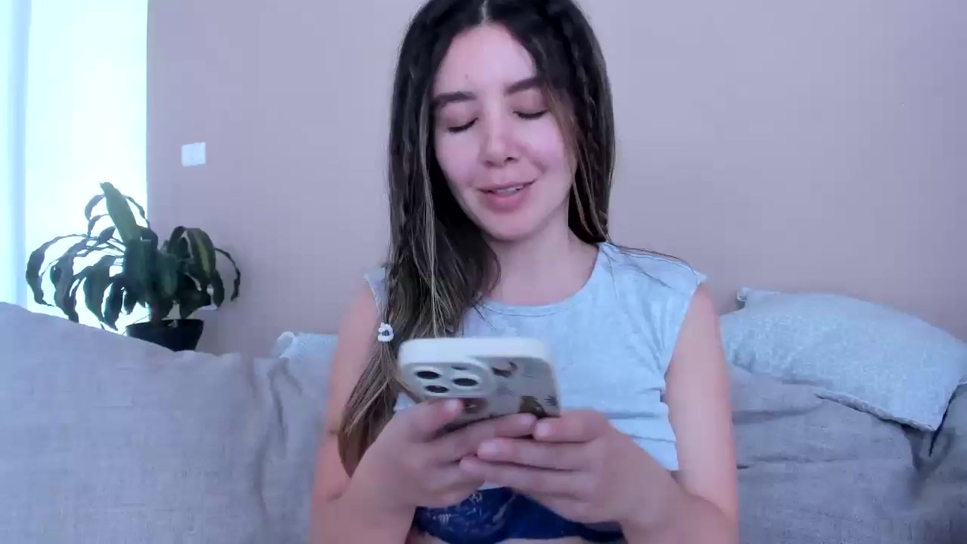 Gallery image thumbnail from LauraVega's myfreecams stream on, 07/20/2024, 15:31 image 14 of 20