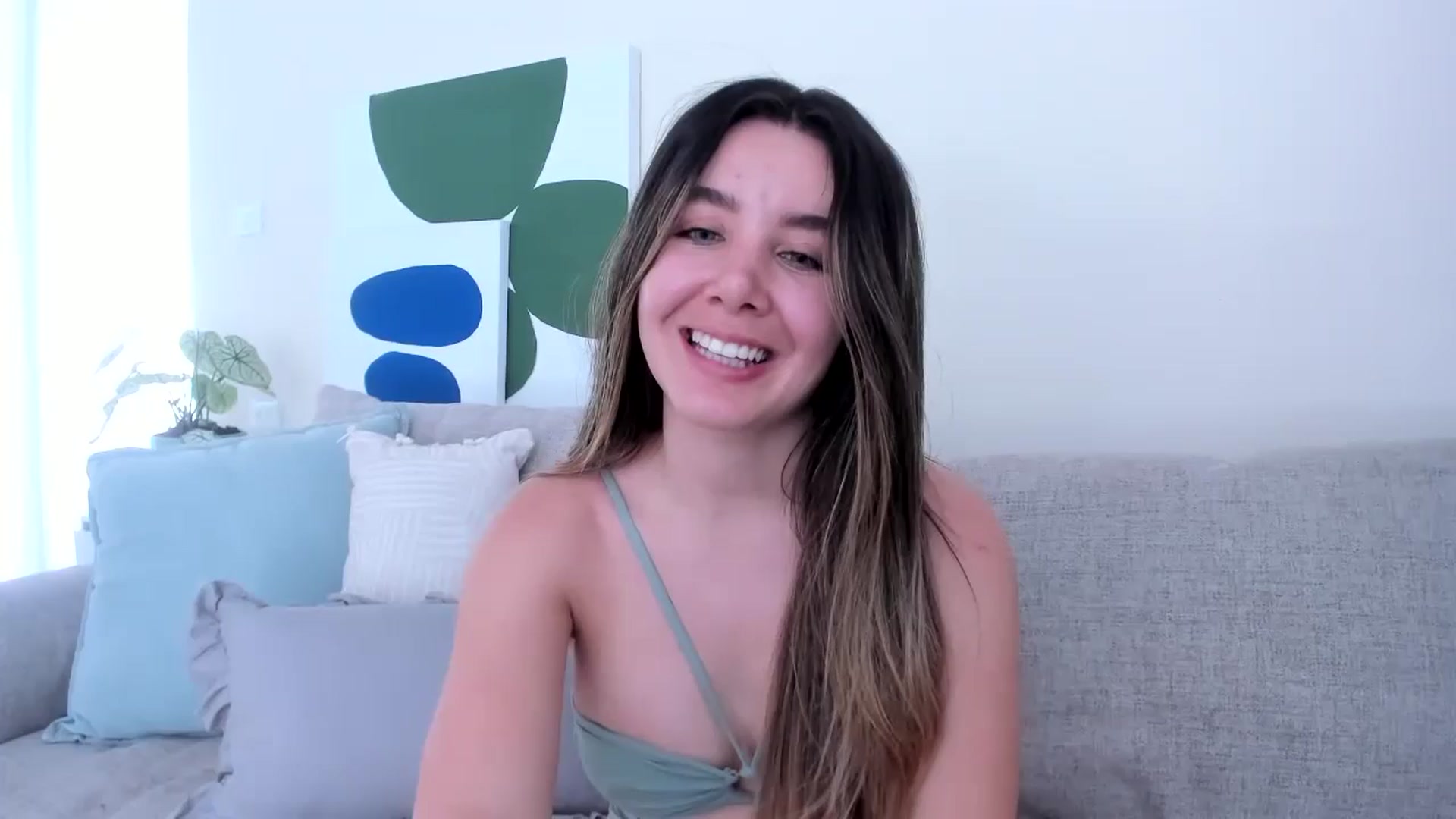 Gallery image thumbnail from LauraVega's myfreecams stream on, 07/25/2024, 16:14 image 1 of 20