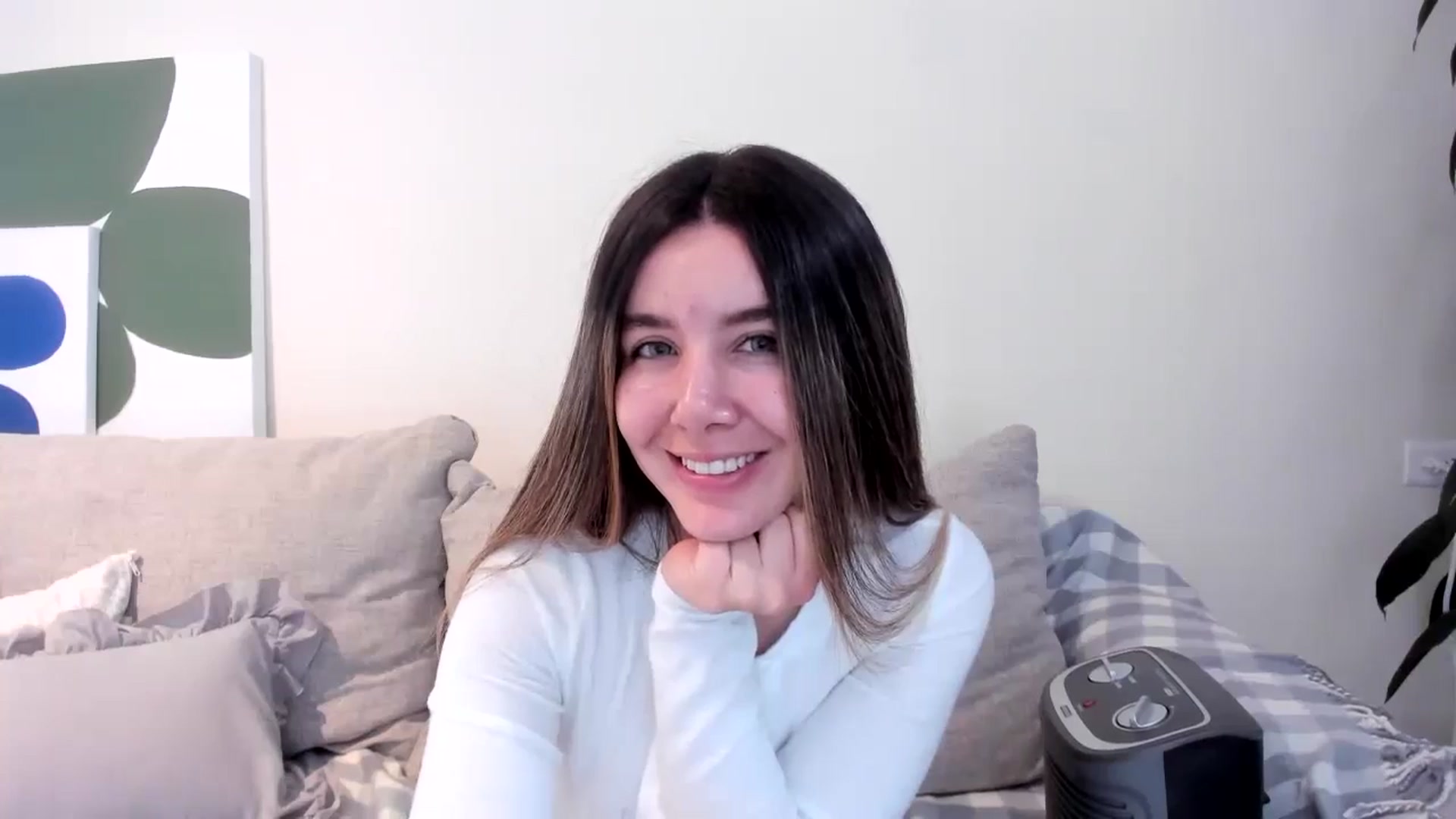 Gallery image thumbnail from LauraVega's myfreecams stream on, 07/28/2024, 14:14 image 17 of 20