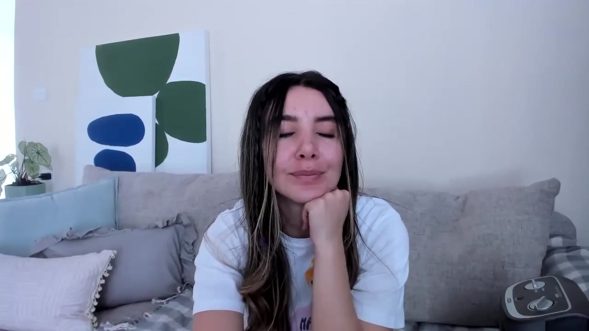 Gallery image thumbnail from LauraVega's myfreecams stream on, 08/02/2024, 17:04 image 4 of 20