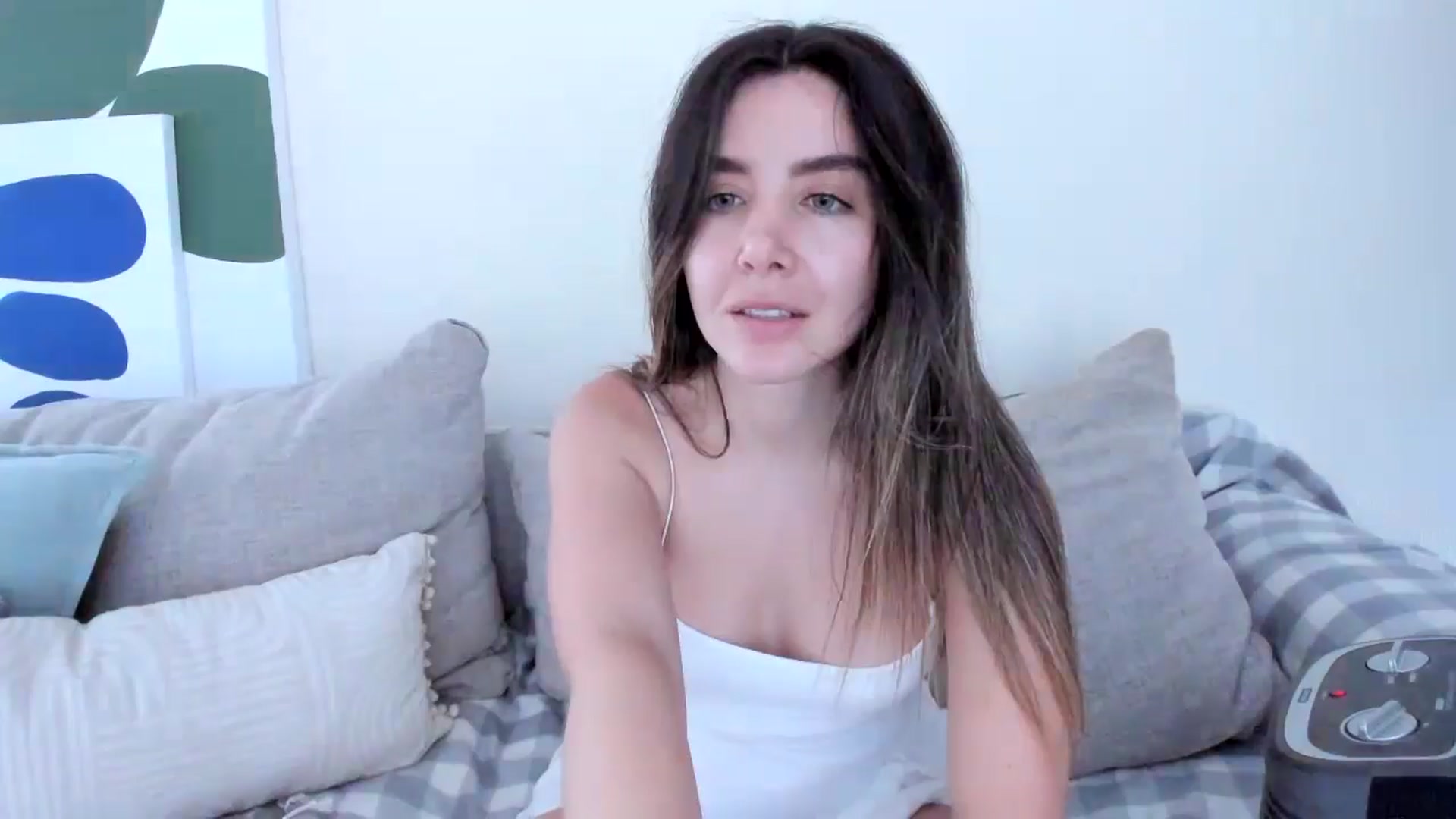 Gallery image thumbnail from LauraVega's myfreecams stream on, 11/15/2024, 16:06 image 10 of 20