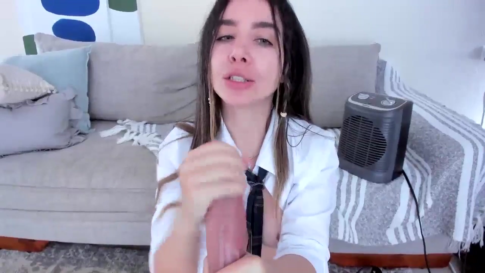 Gallery image thumbnail from LauraVega's myfreecams stream on, 11/17/2024, 16:33 image 15 of 20