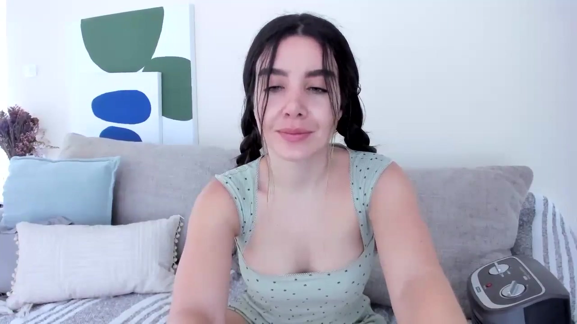 Gallery image thumbnail from LauraVega's myfreecams stream on, 11/19/2024, 14:34 image 7 of 20
