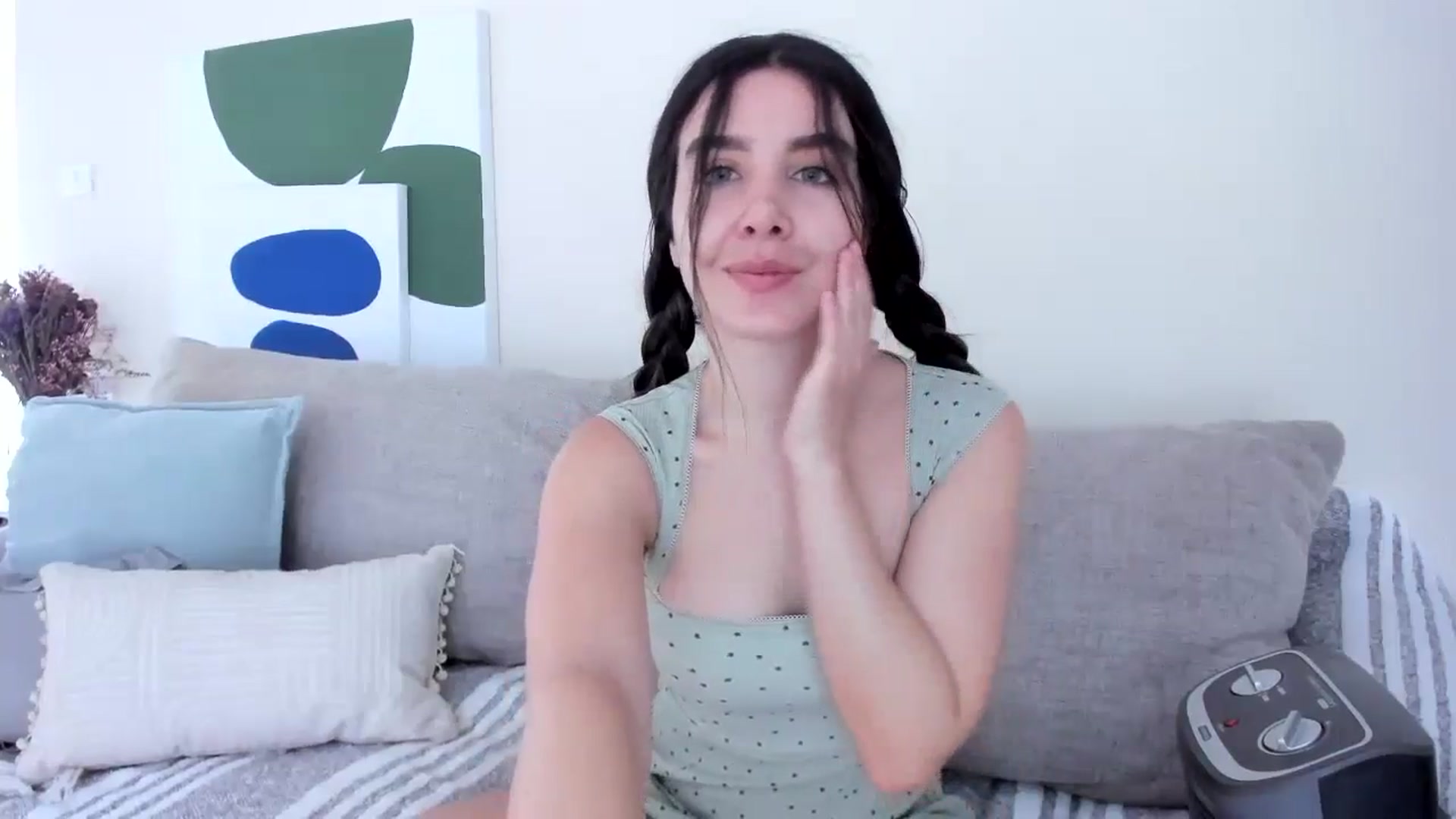 Gallery image thumbnail from LauraVega's myfreecams stream on, 11/19/2024, 14:34 image 11 of 20