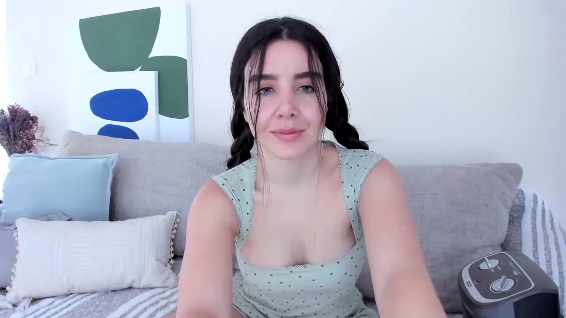 Gallery image thumbnail from LauraVega's myfreecams stream on, 11/19/2024, 14:34 image 8 of 20