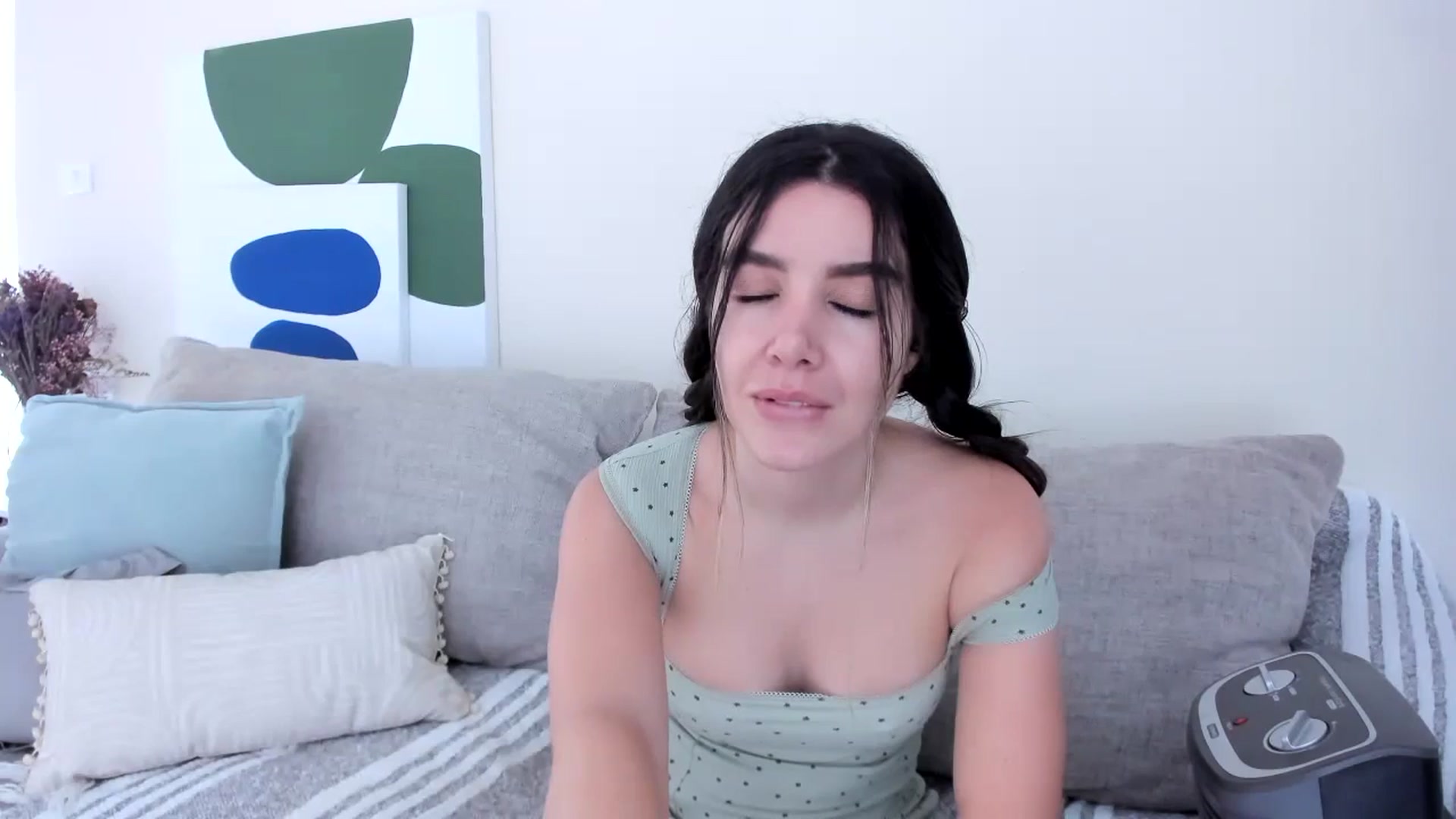 Gallery image thumbnail from LauraVega's myfreecams stream on, 11/19/2024, 14:56 image 11 of 20