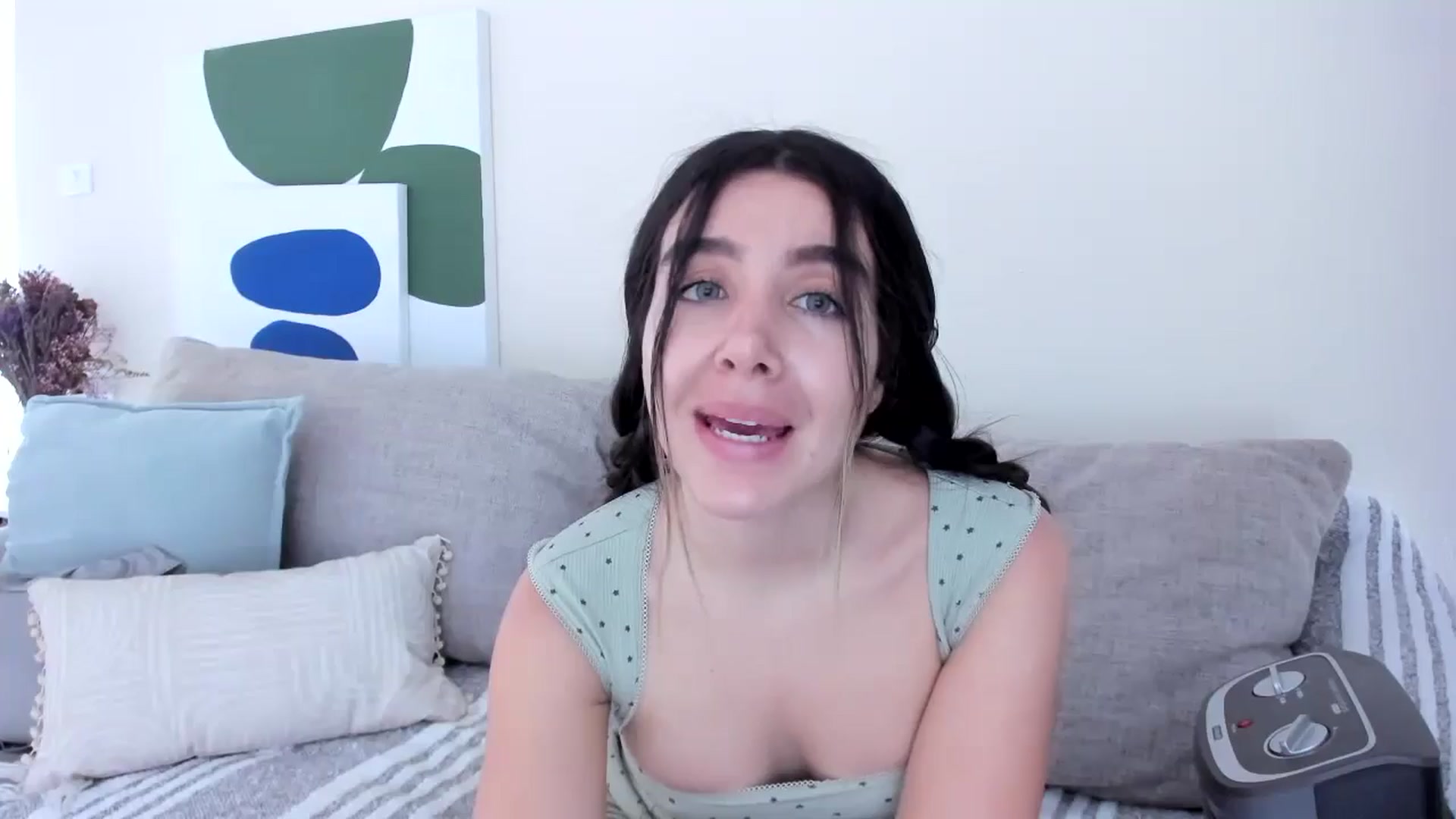 Gallery image thumbnail from LauraVega's myfreecams stream on, 11/19/2024, 14:56 image 6 of 20