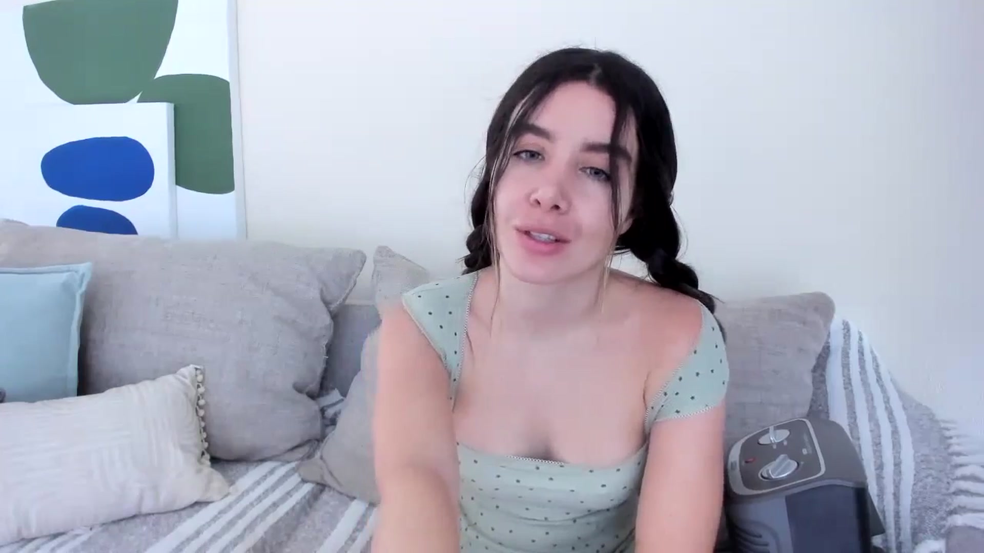 Gallery image thumbnail from LauraVega's myfreecams stream on, 11/19/2024, 16:12 image 11 of 20