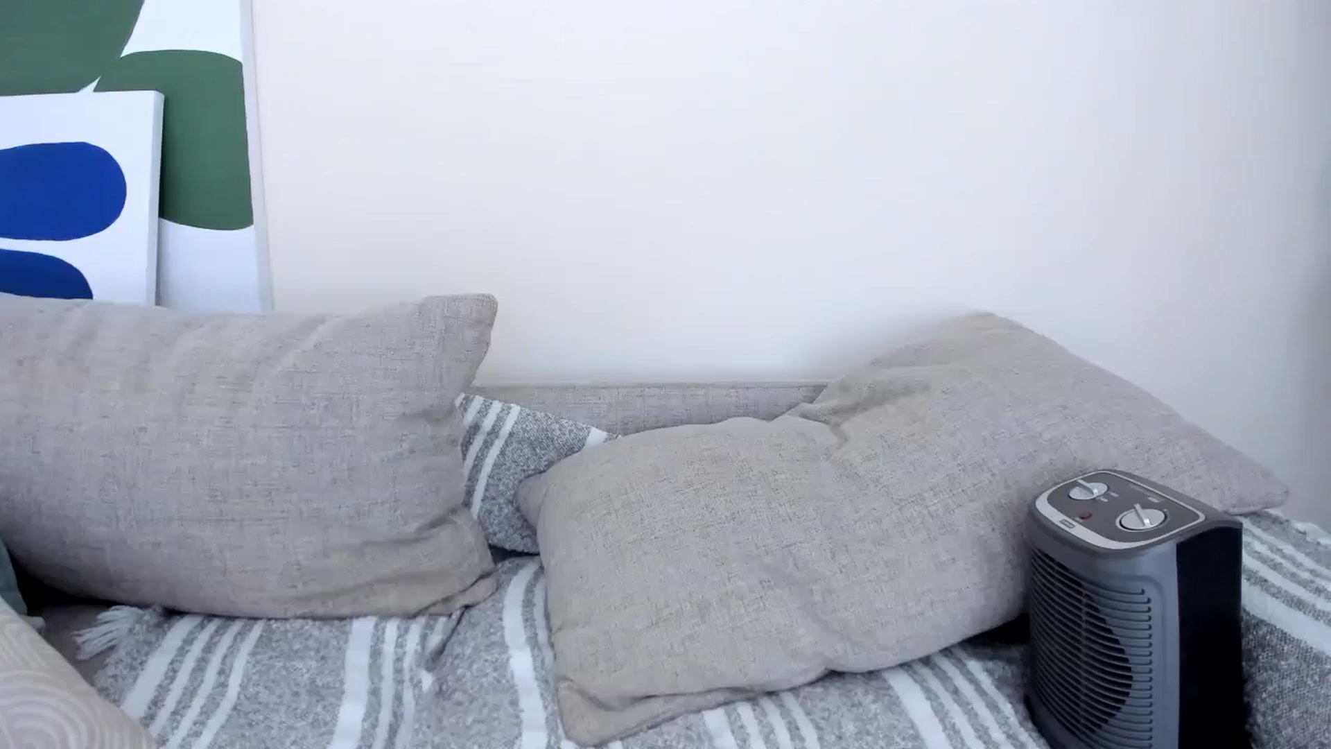 Gallery image thumbnail from LauraVega's myfreecams stream on, 12/19/2024, 17:25 image 14 of 20