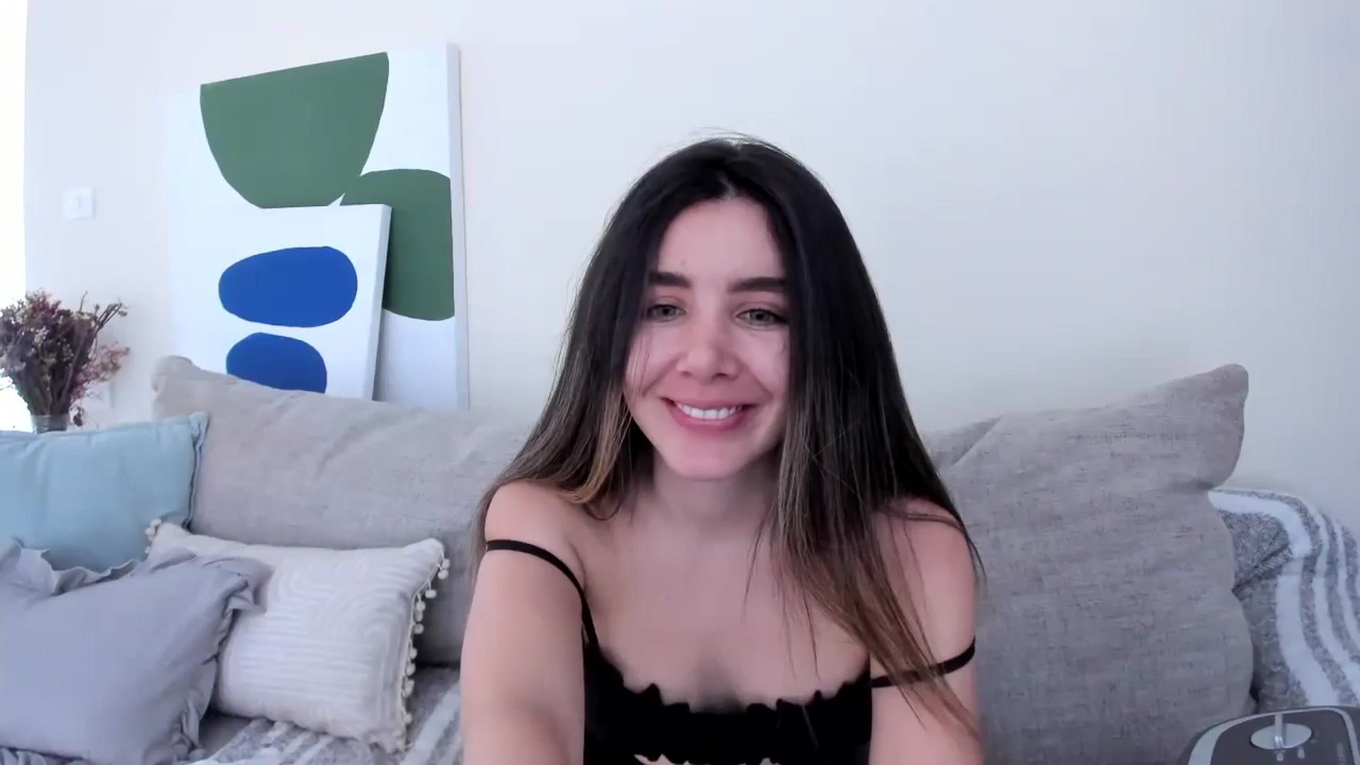 Gallery image thumbnail from LauraVega's myfreecams stream on, 12/22/2024, 18:17 image 4 of 20