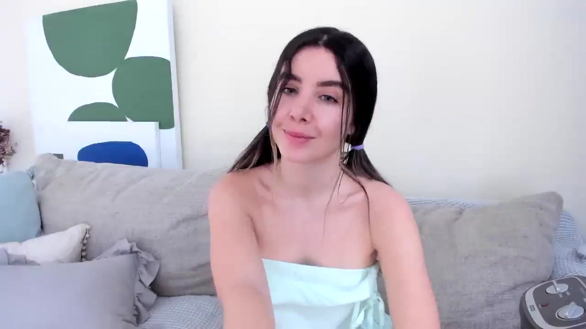 Gallery image thumbnail from LauraVega's myfreecams stream on, 01/02/2025, 16:18 image 15 of 20