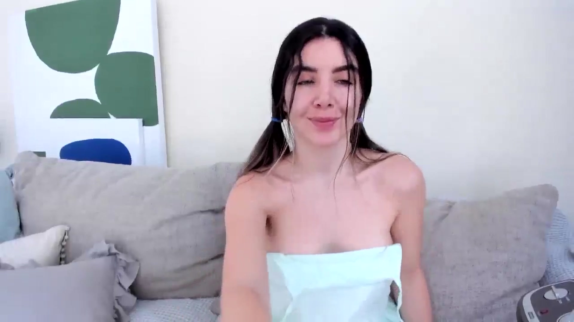 Gallery image thumbnail from LauraVega's myfreecams stream on, 01/02/2025, 16:18 image 20 of 20