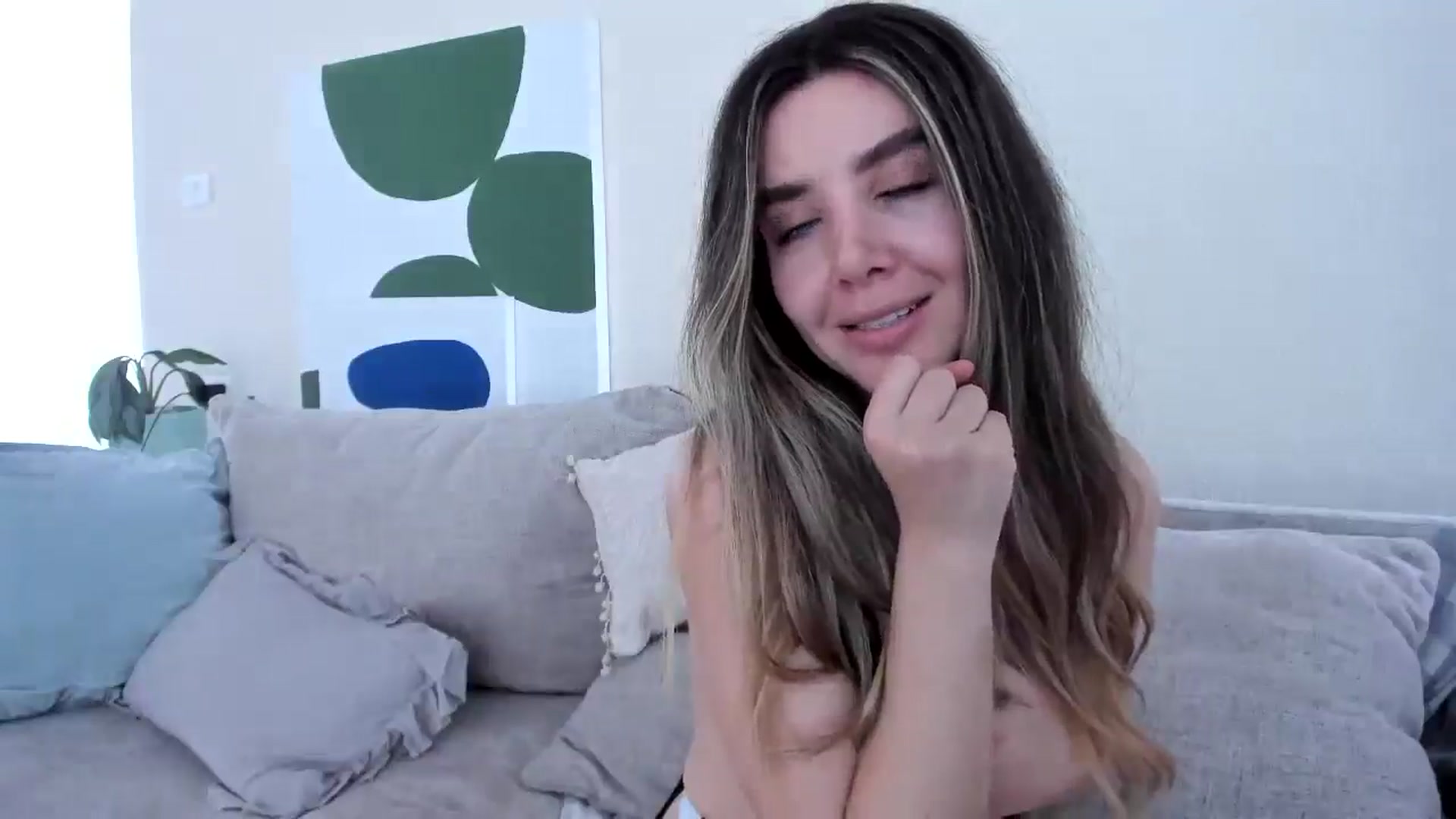 Gallery image thumbnail from LauraVega's myfreecams stream on, 03/16/2025, 18:33 image 14 of 20