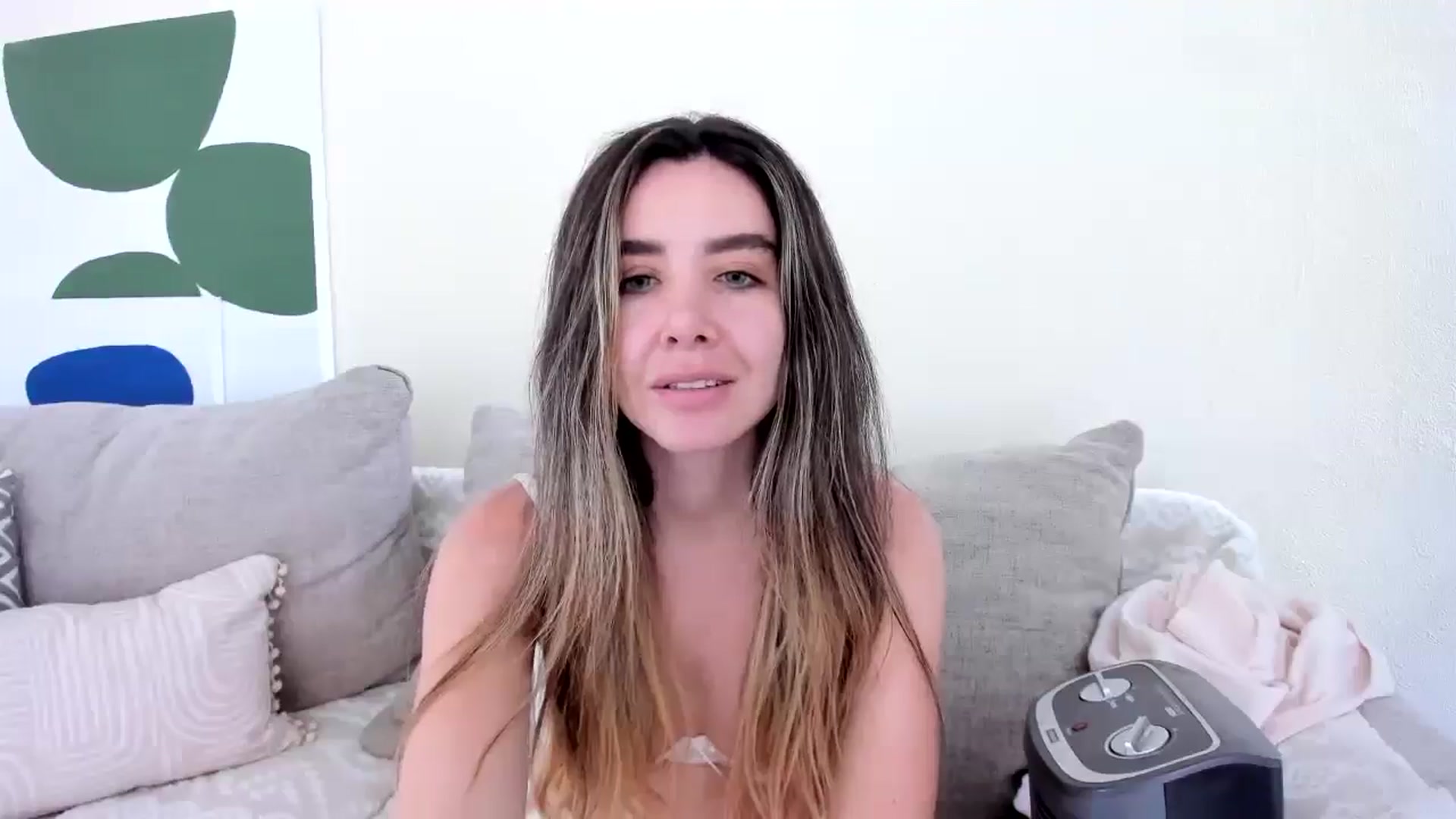 Gallery image thumbnail from LauraVega's myfreecams stream on, 04/05/2025, 17:59 image 11 of 20