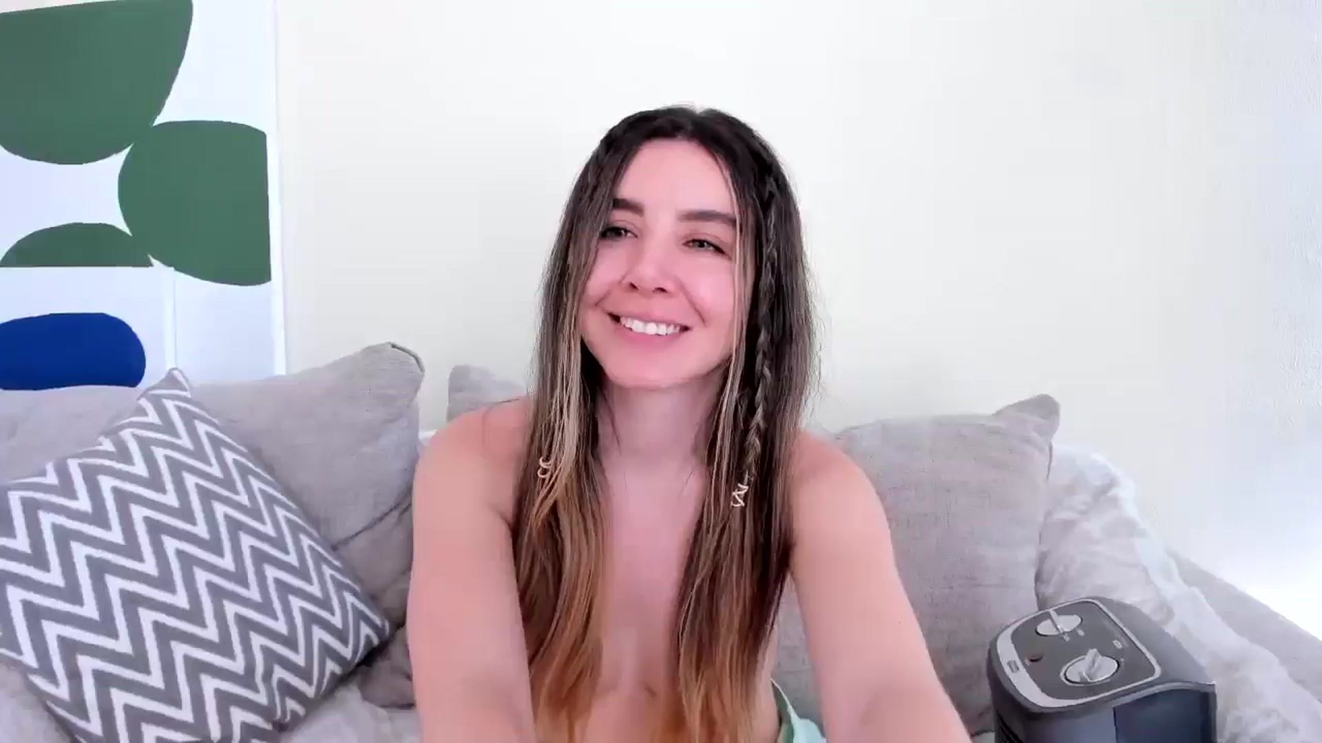 Gallery image thumbnail from LauraVega's myfreecams stream on, 04/07/2025, 15:49 image 18 of 20