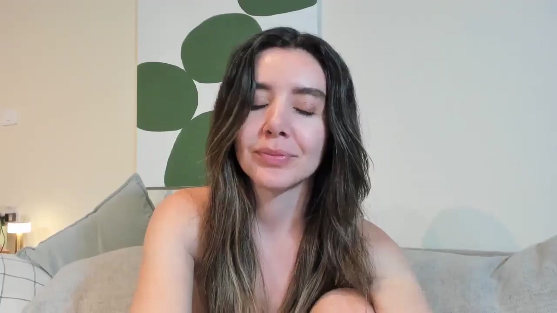 Gallery image thumbnail from LauraVega's myfreecams stream on, 12/26/2025, 24:01 image 17 of 20