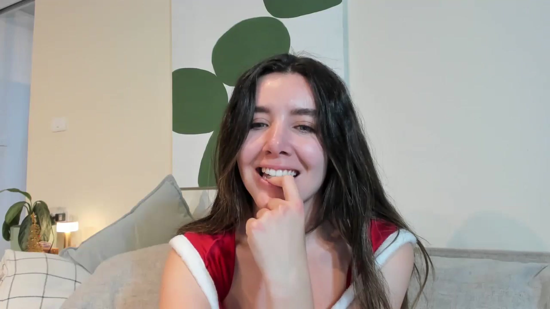 Gallery image thumbnail from LauraVega's myfreecams stream on, 12/26/2025, 24:25 image 18 of 20