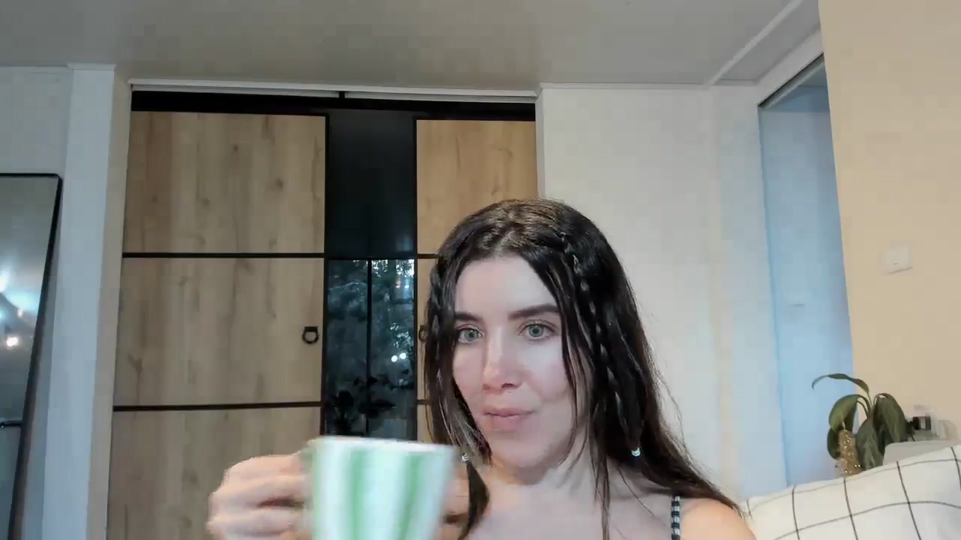 Gallery image thumbnail from LauraVega's myfreecams stream on, 12/27/2025, 23:30 image 2 of 20