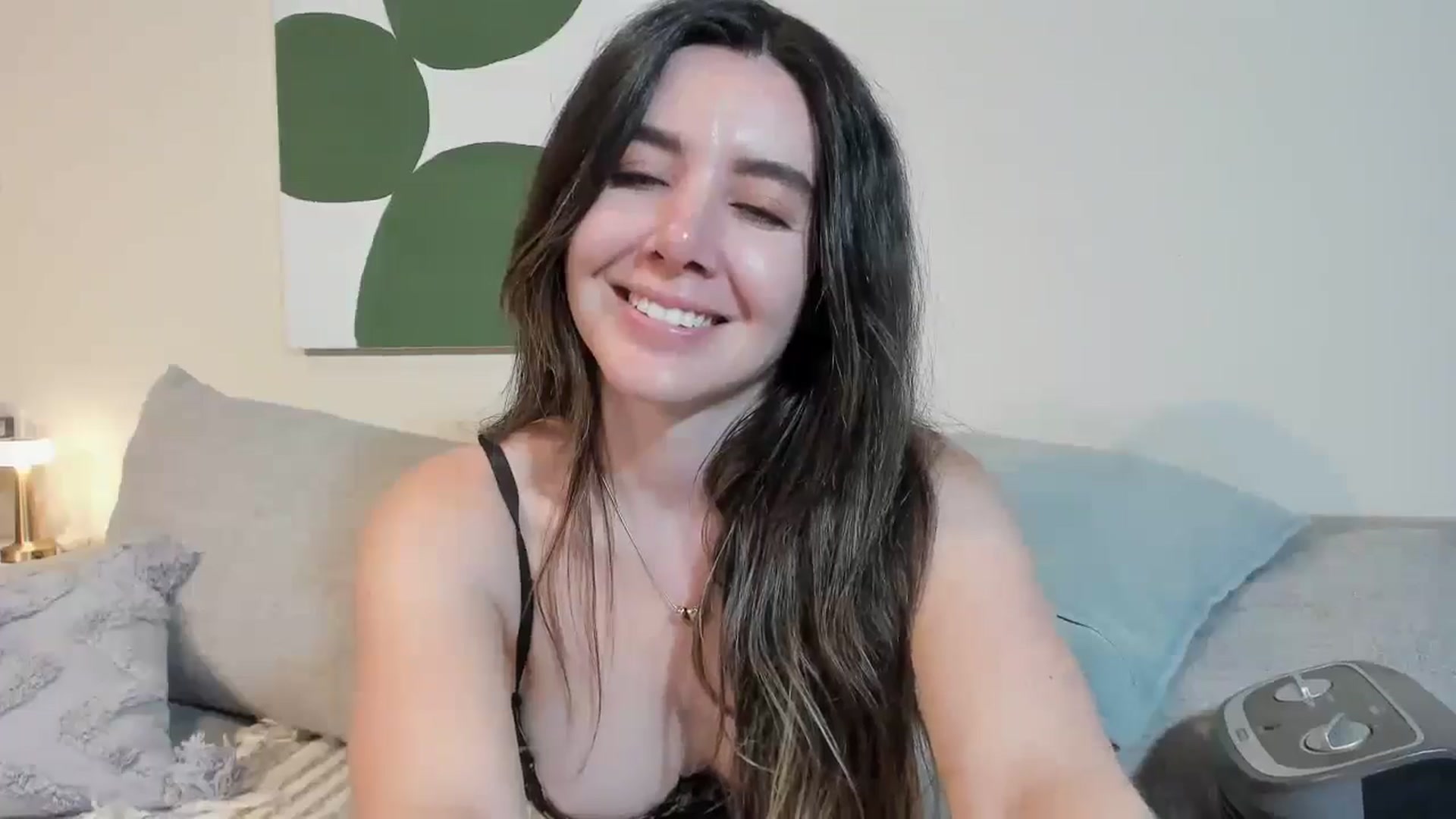 Gallery image thumbnail from LauraVega's myfreecams stream on, 12/31/2025, 24:18 image 12 of 20