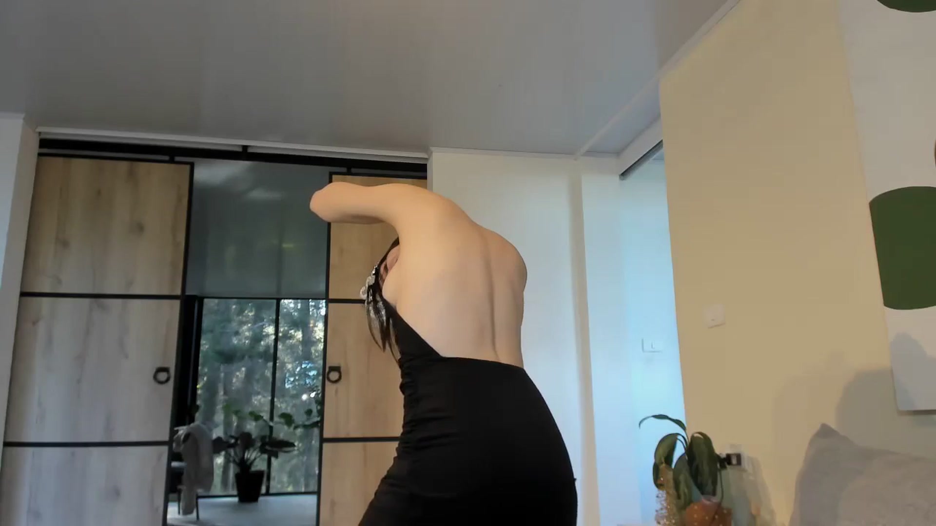 Gallery image thumbnail from LauraVega's myfreecams stream on, 12/31/2025, 23:39 image 3 of 20
