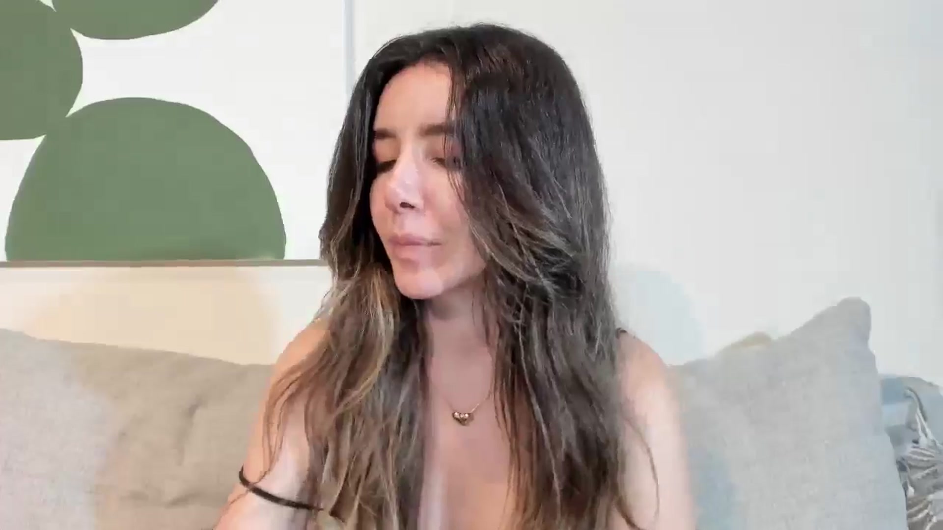 Gallery image thumbnail from LauraVega's myfreecams stream on, 01/04/2026, 23:38 image 20 of 20